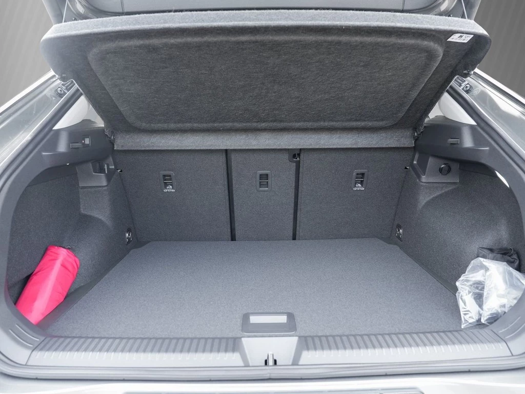 Volkswagen T-Roc Style Nav IQ-Light AHV RearView