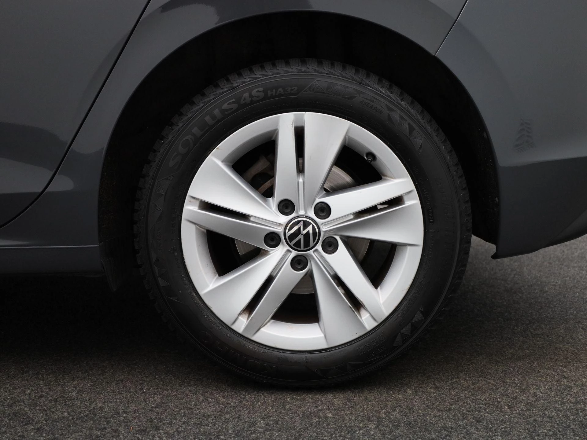 Volkswagen-Golf-image-12