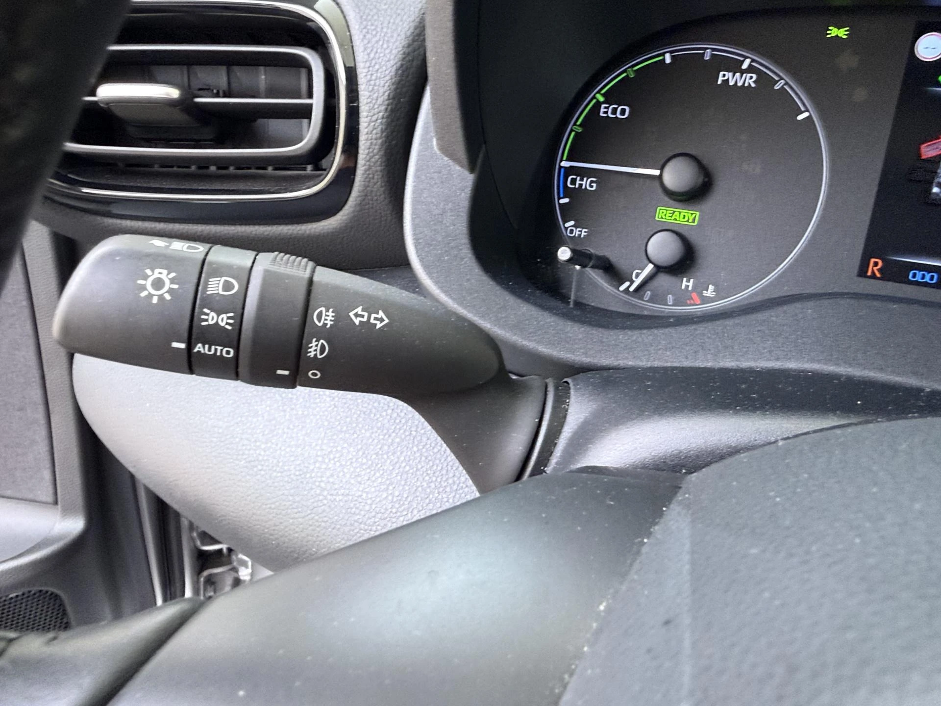 Mazda-2 Hybrid-image-19