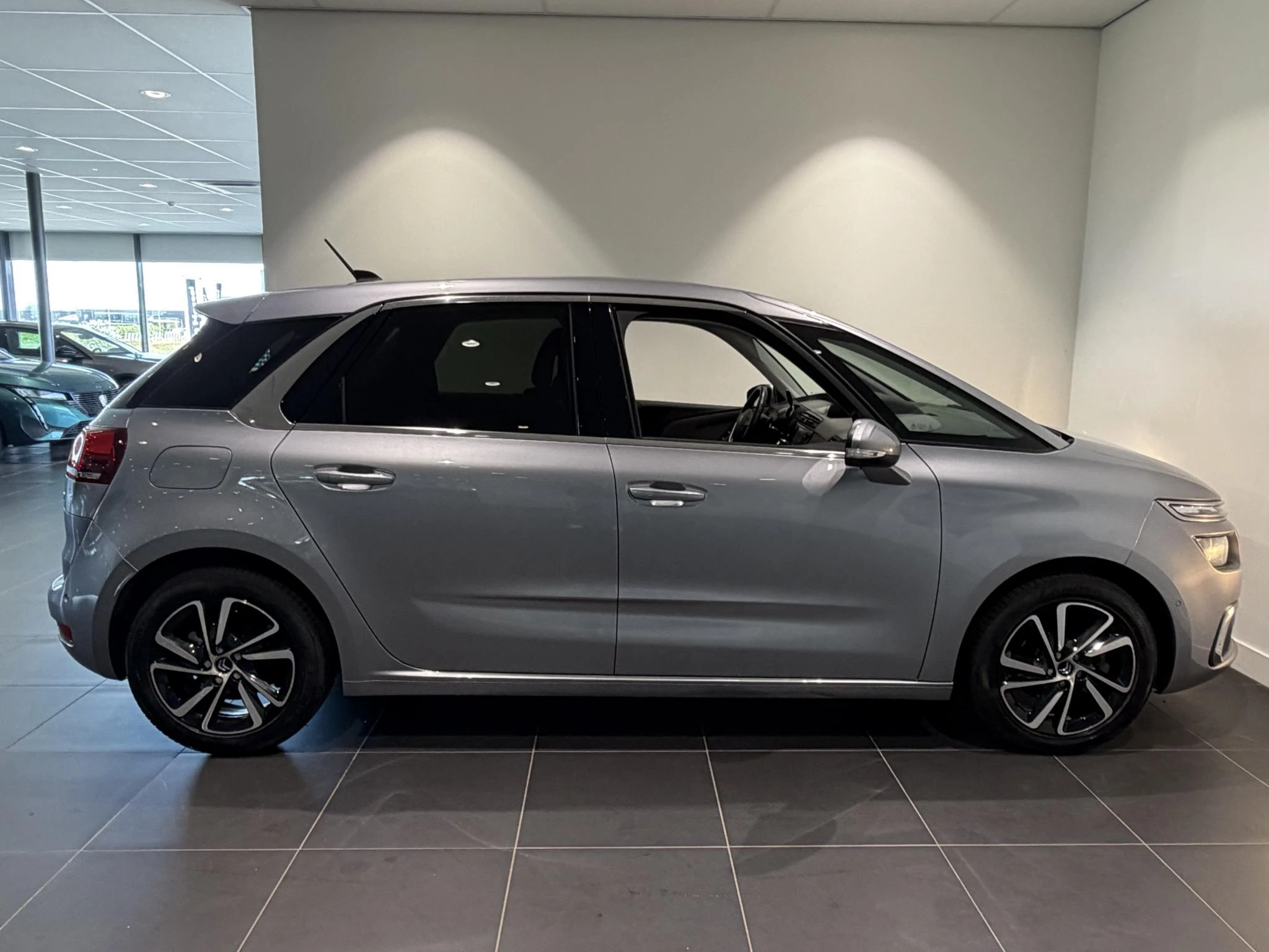 Citroën-C4 Spacetourer-image-5