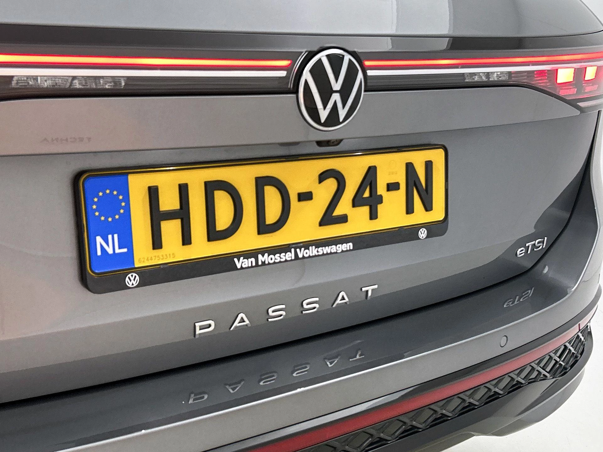 Volkswagen-Passat-image-39