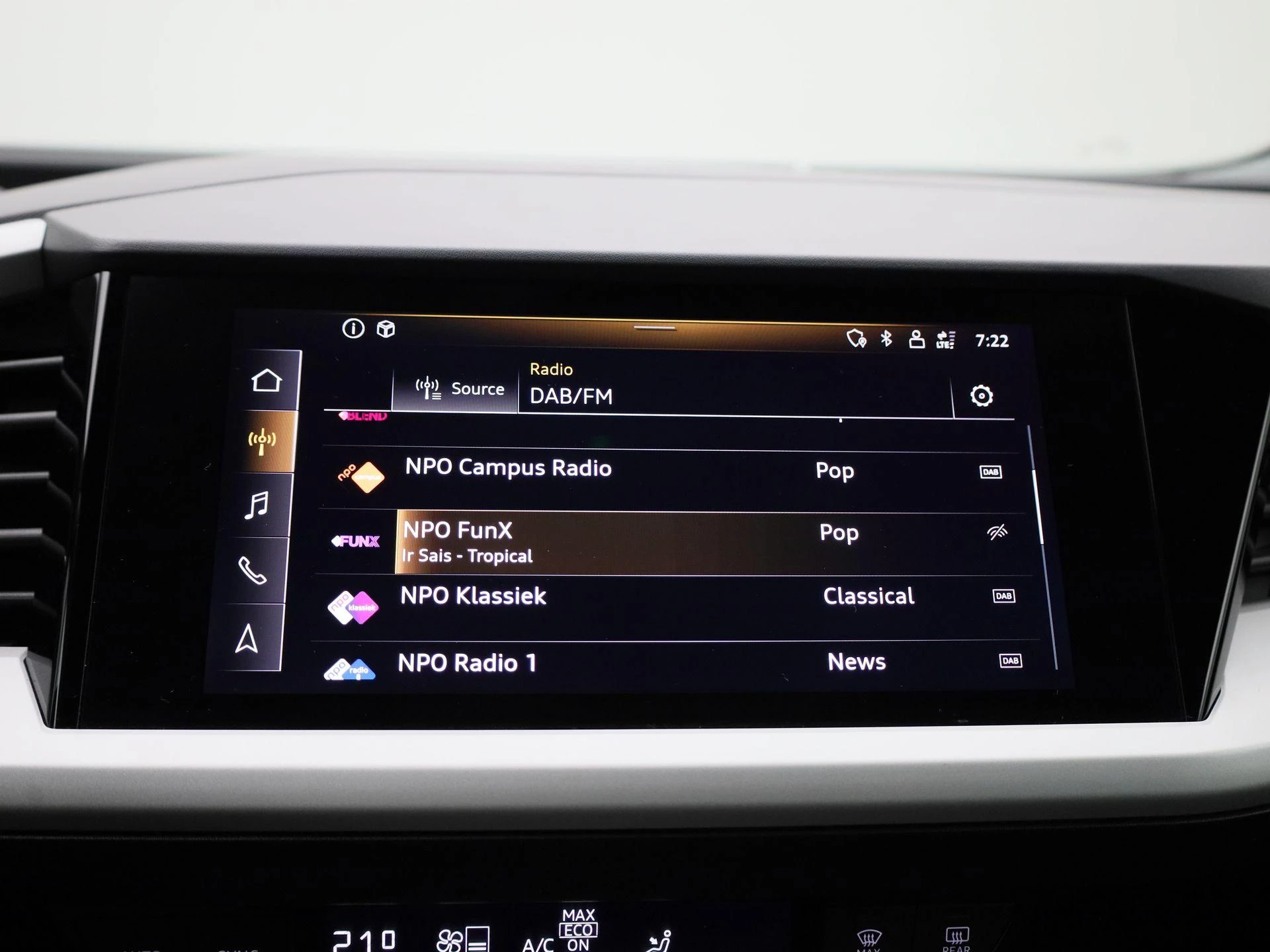 Audi-Q4 e-tron-image-21