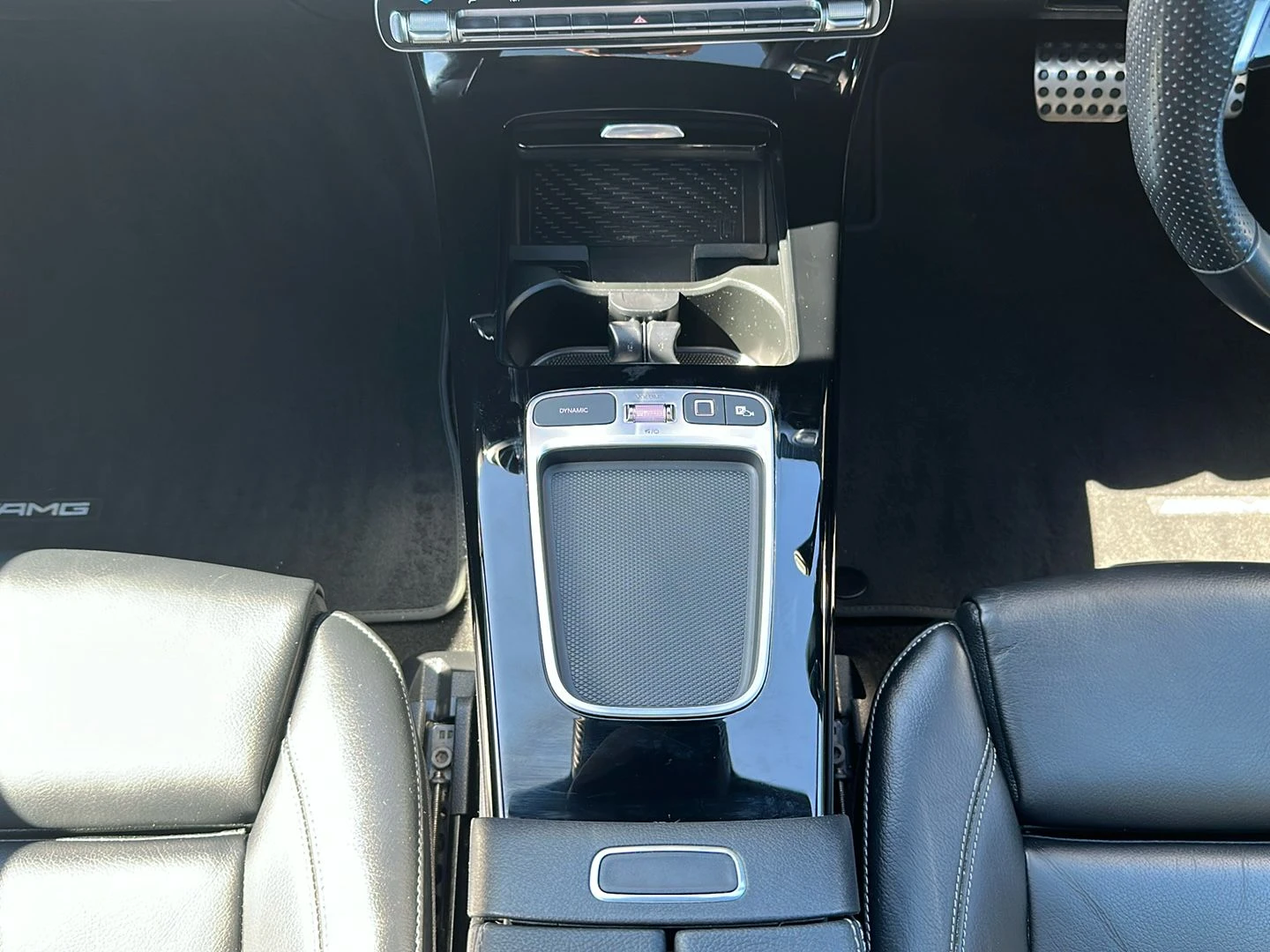 Mercedes-Benz-CLA-image-11