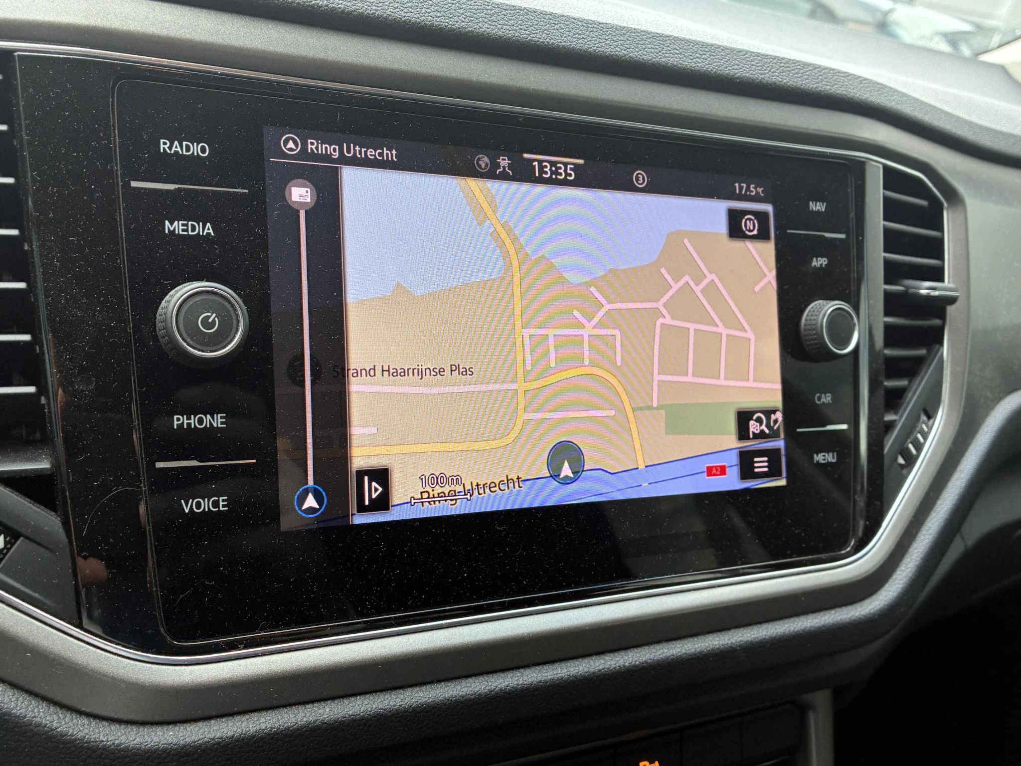 Volkswagen-T-Roc-image-5