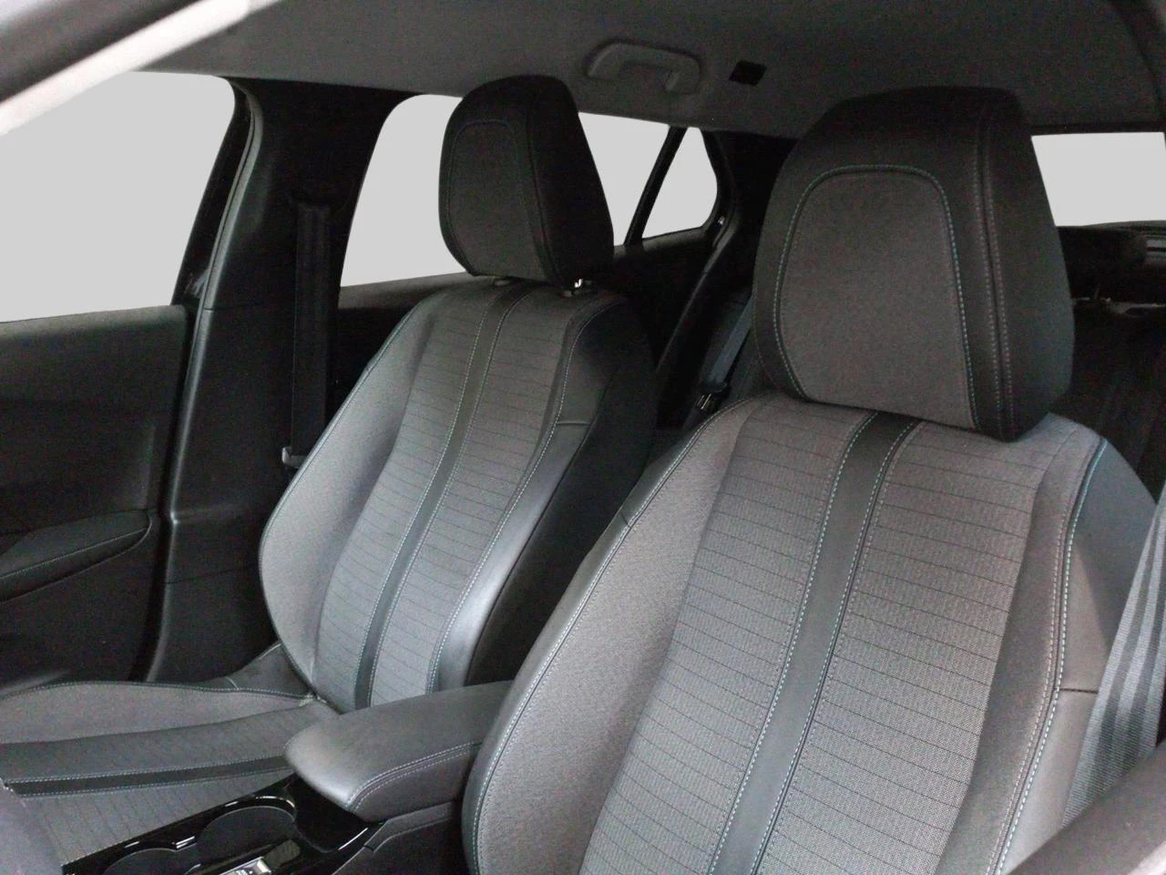 Peugeot e-2008 e-2008 Allure Pack