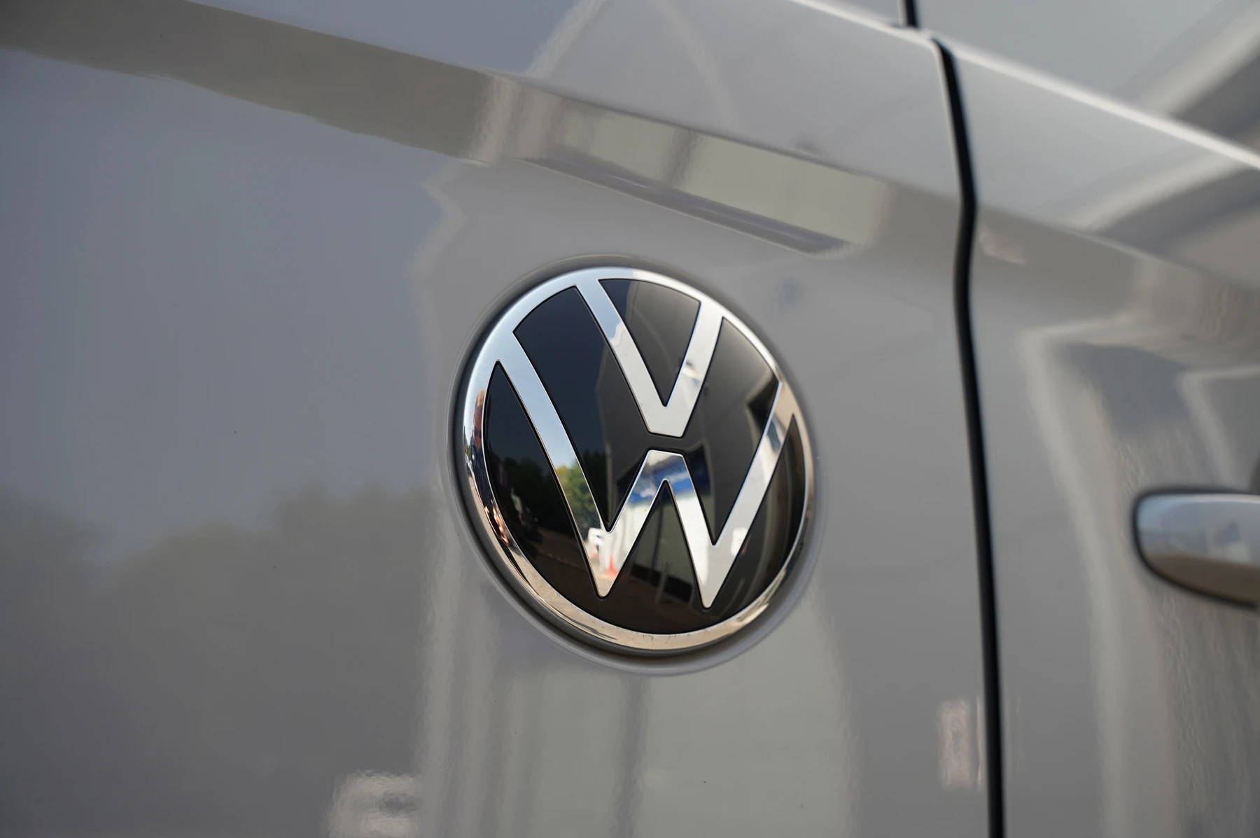 Volkswagen-Transporter-image-21
