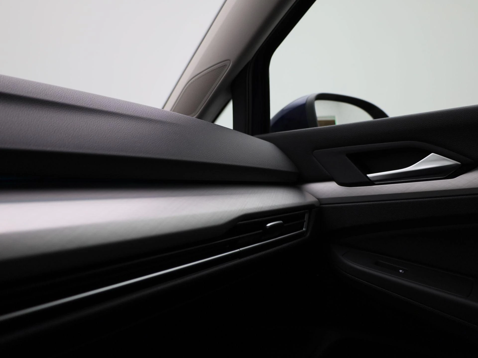 Volkswagen-Golf-image-28