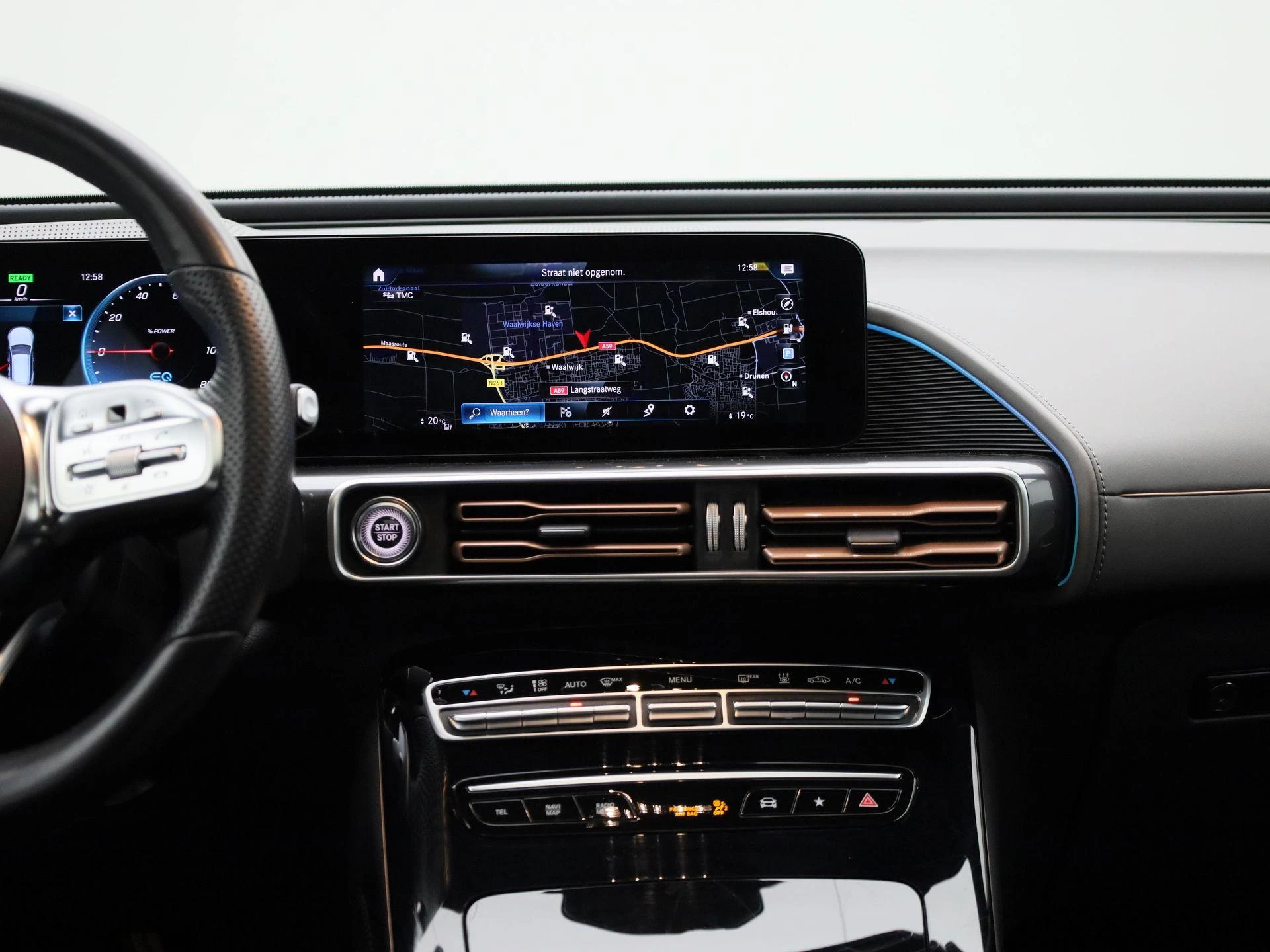 Mercedes-Benz-EQC-image-10