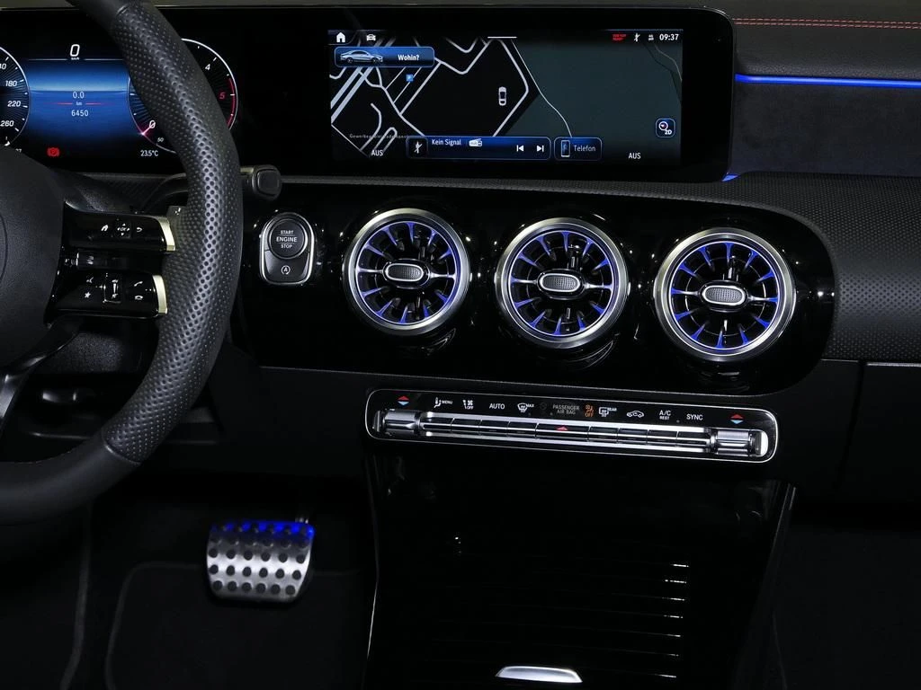 Mercedes-Benz-CLA 200 d-image-11