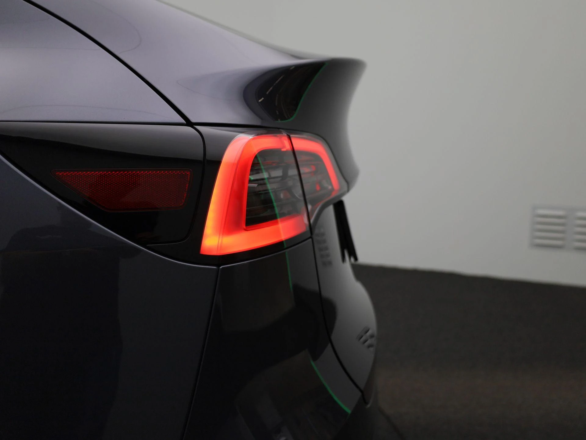 Tesla-Model Y-image-43