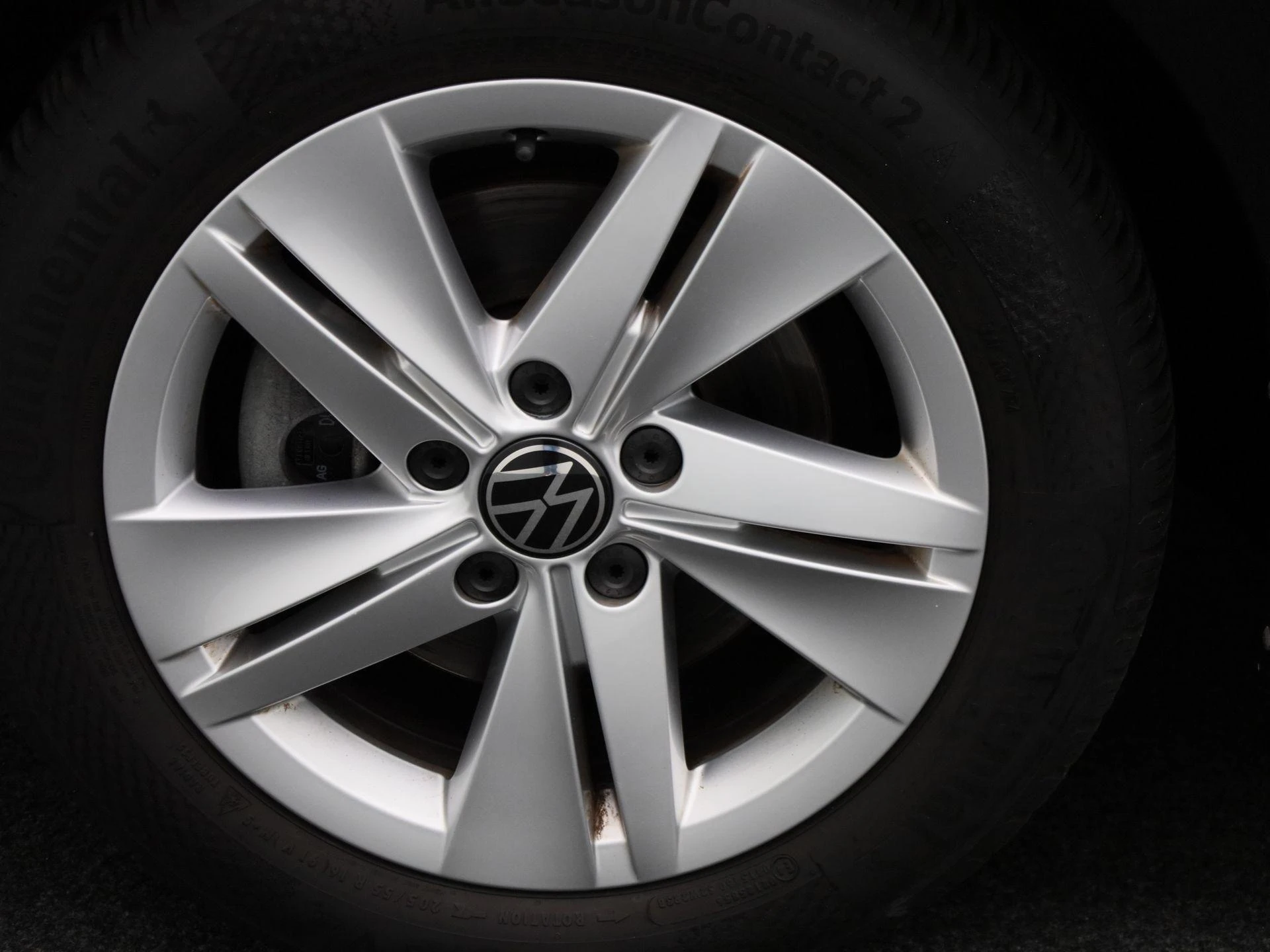 Volkswagen-Golf-image-12