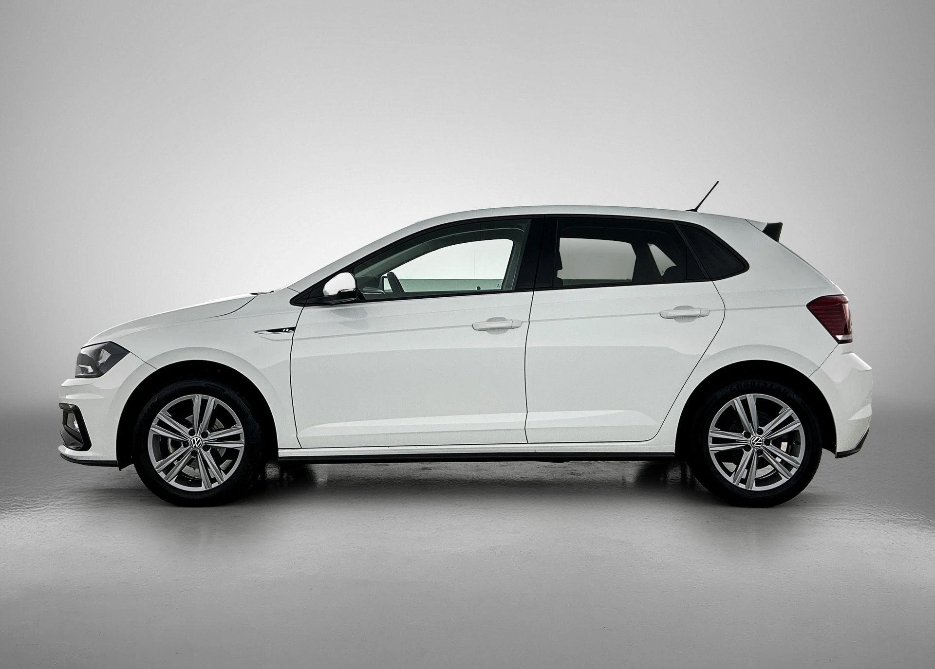 Volkswagen-Polo-image-1
