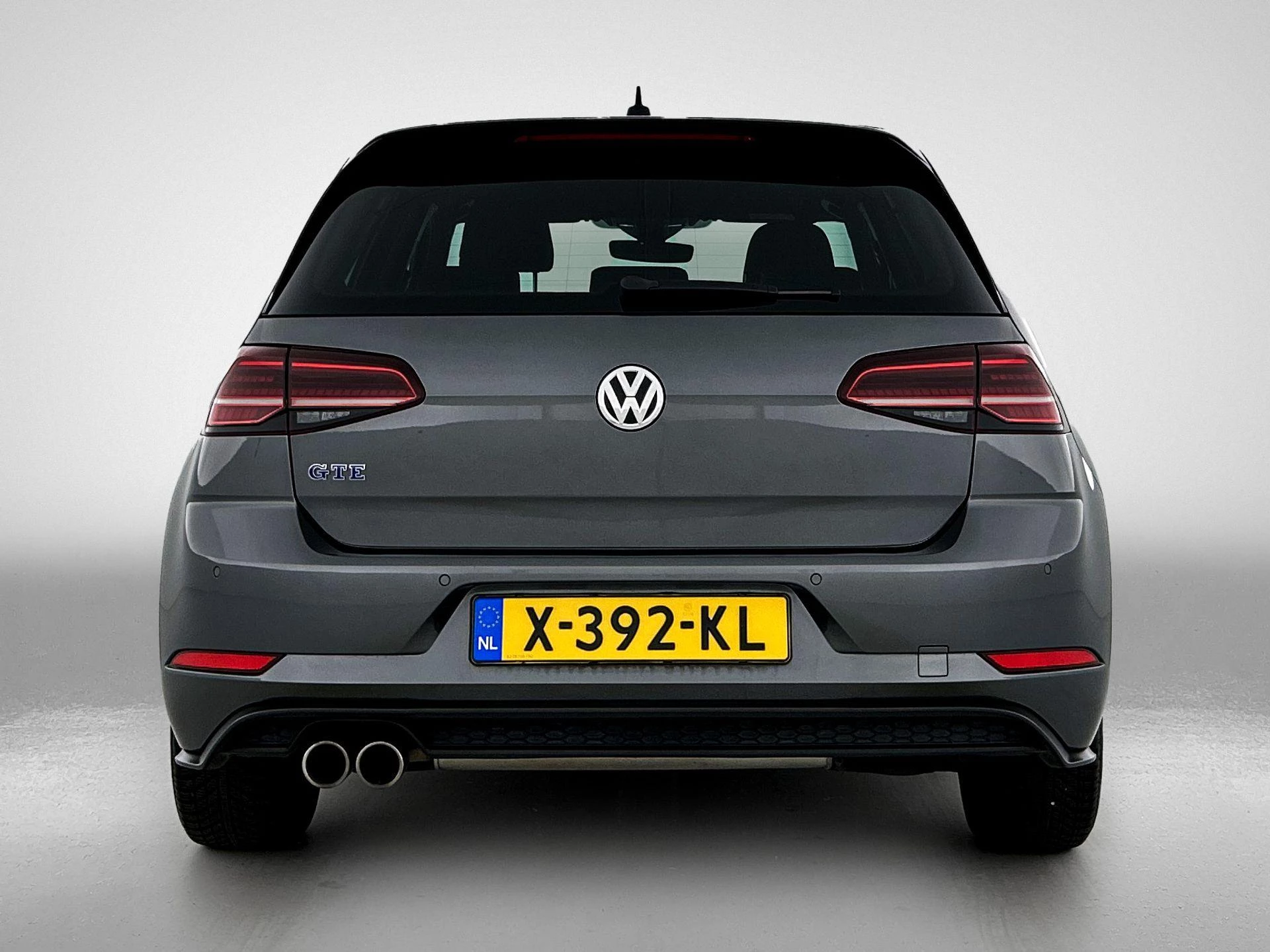 Volkswagen-Golf-image-2