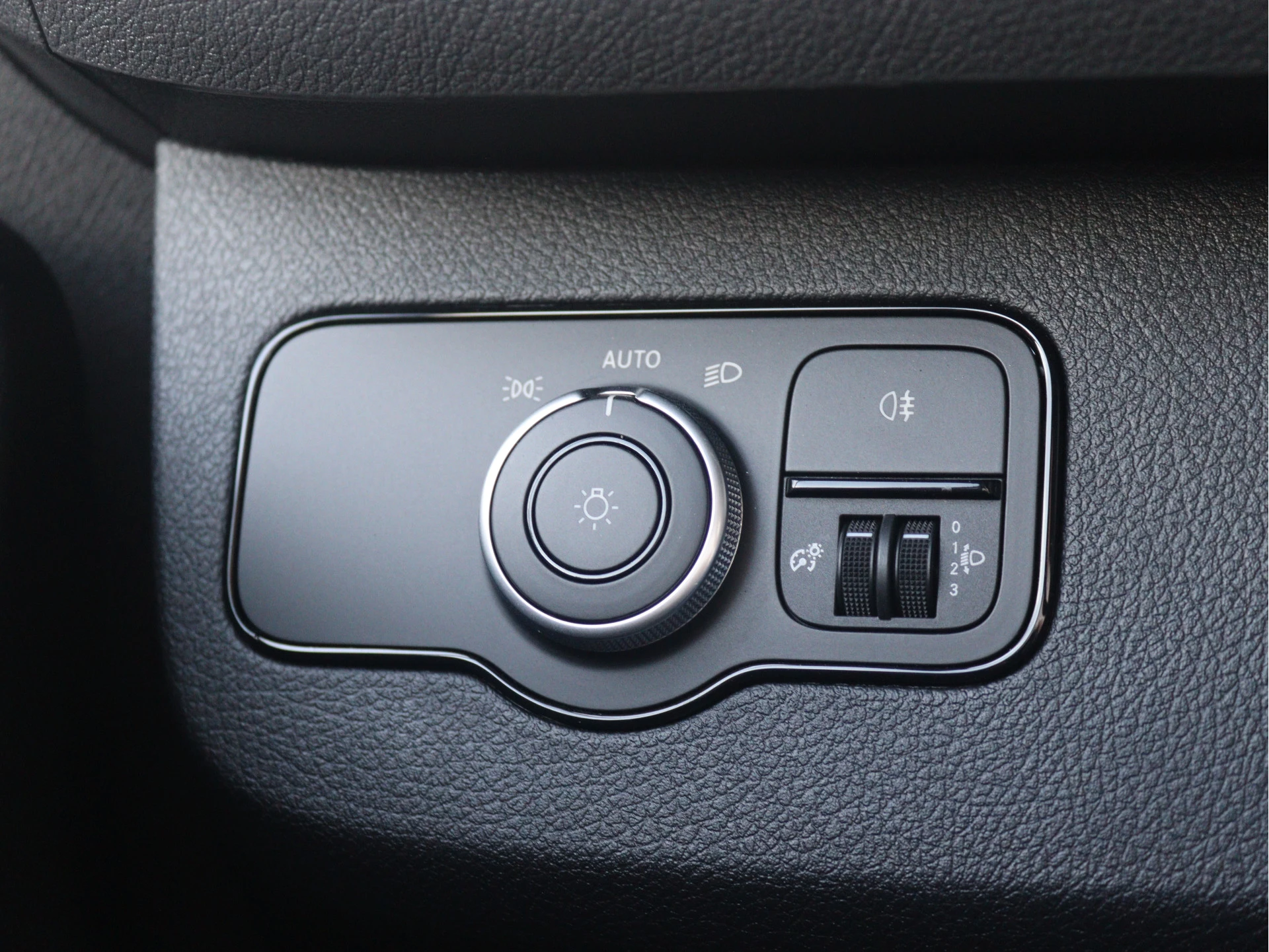 Mercedes-Benz-Sprinter-image-11
