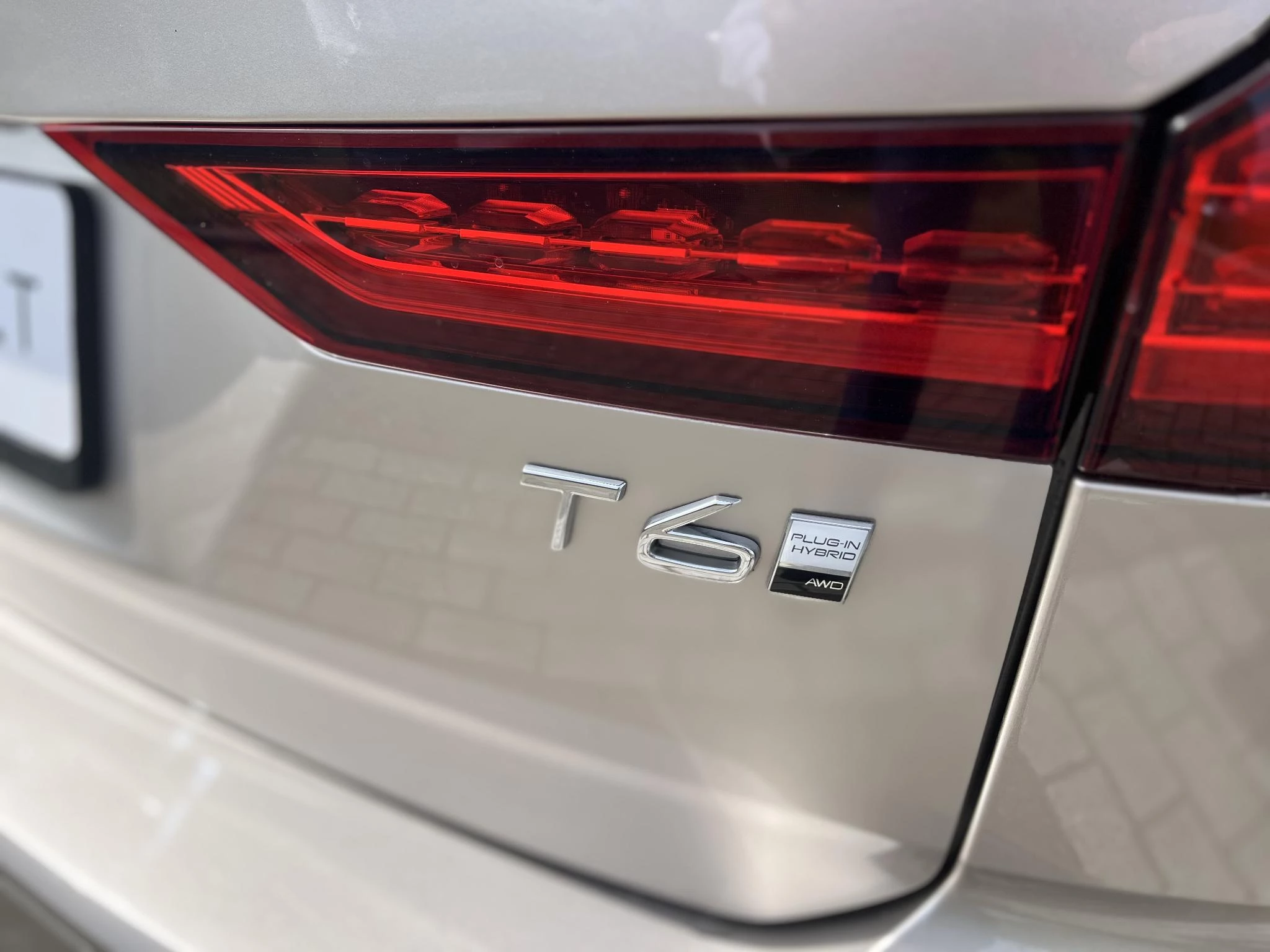 Volvo V60 T6 Plug-in hybrid AWD Plus Dark
