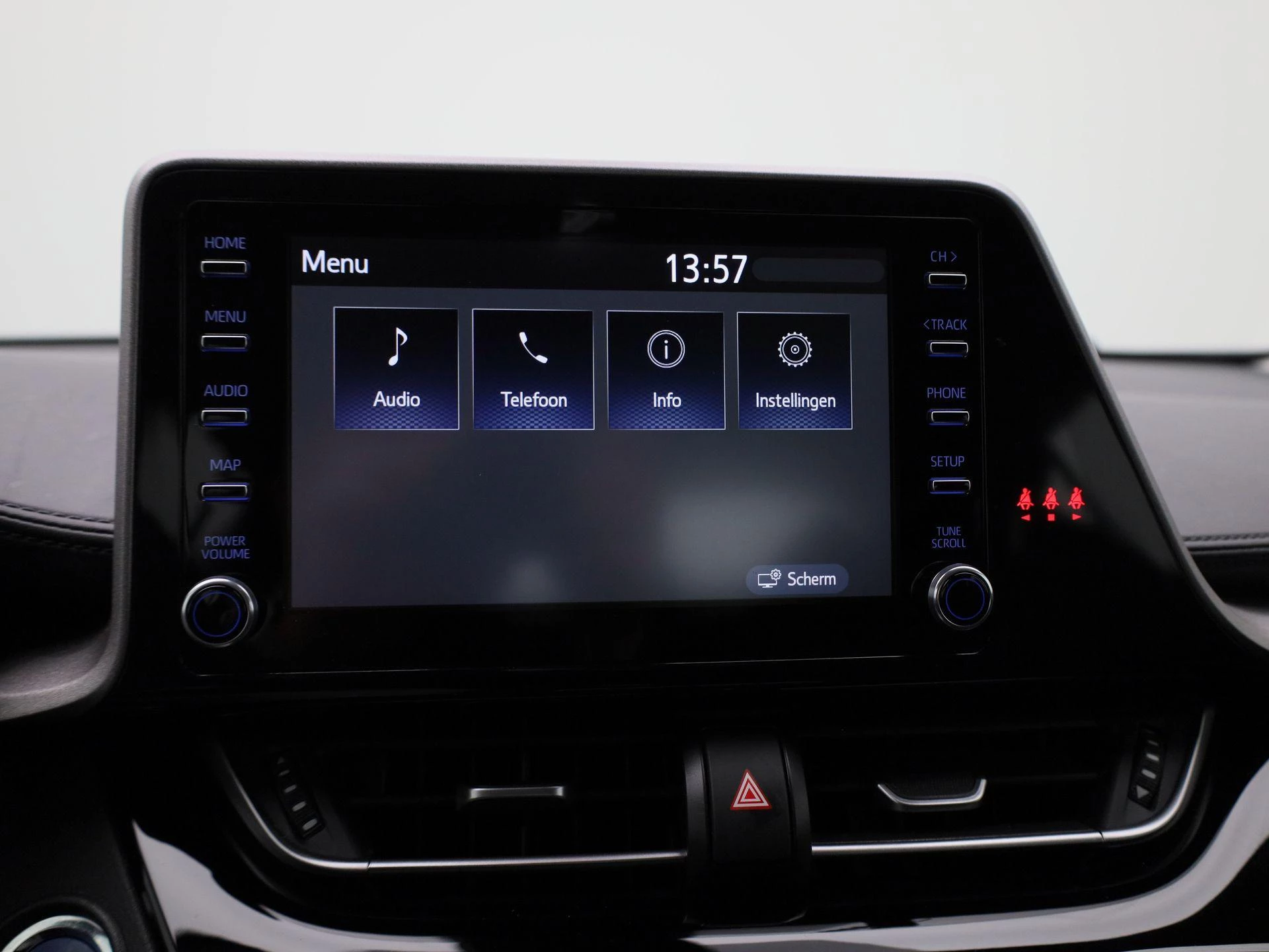 Toyota-C-HR-image-15