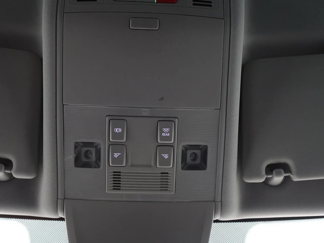 Volkswagen-Tiguan-image-18