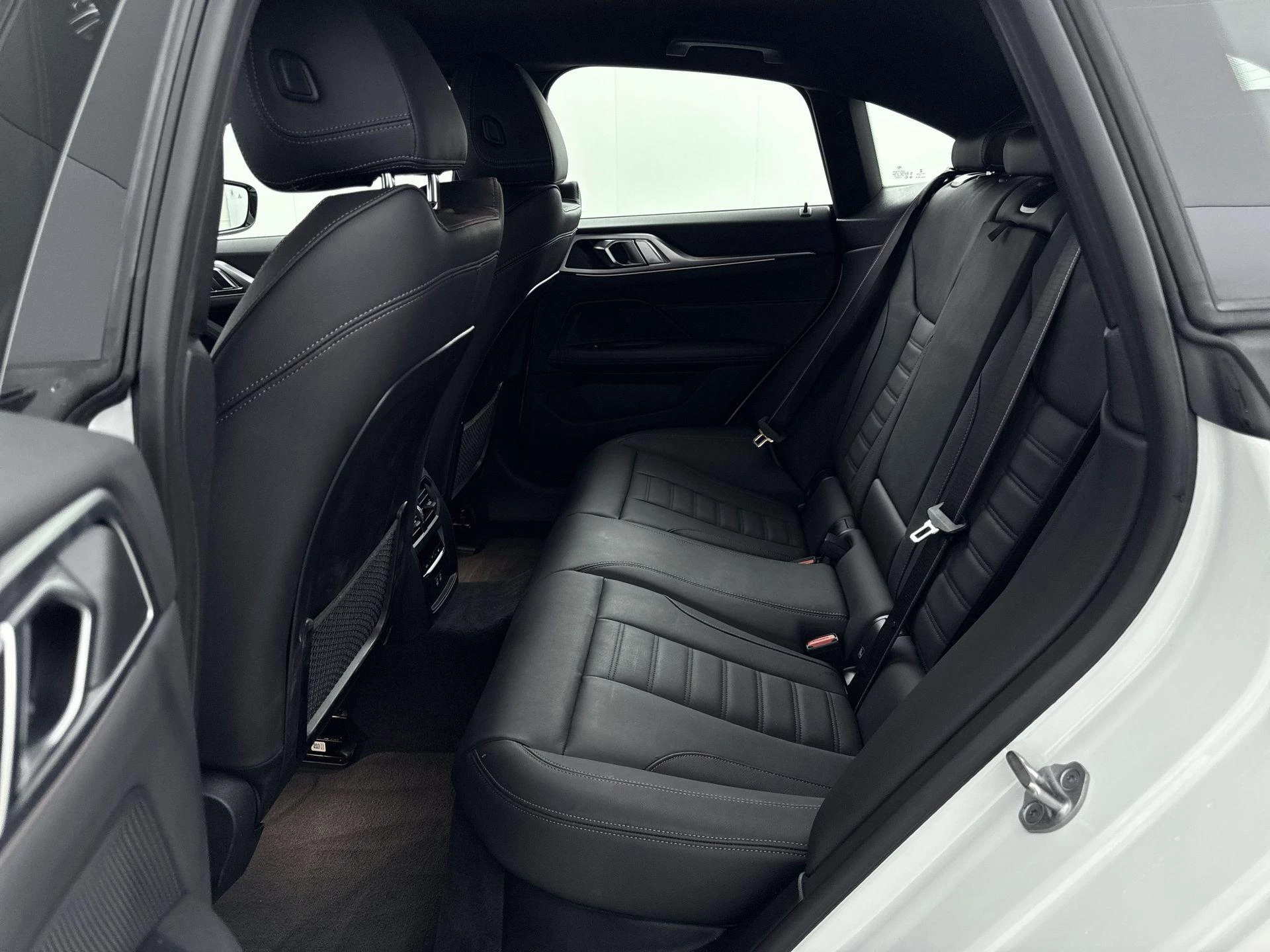 BMW-i4-image-25