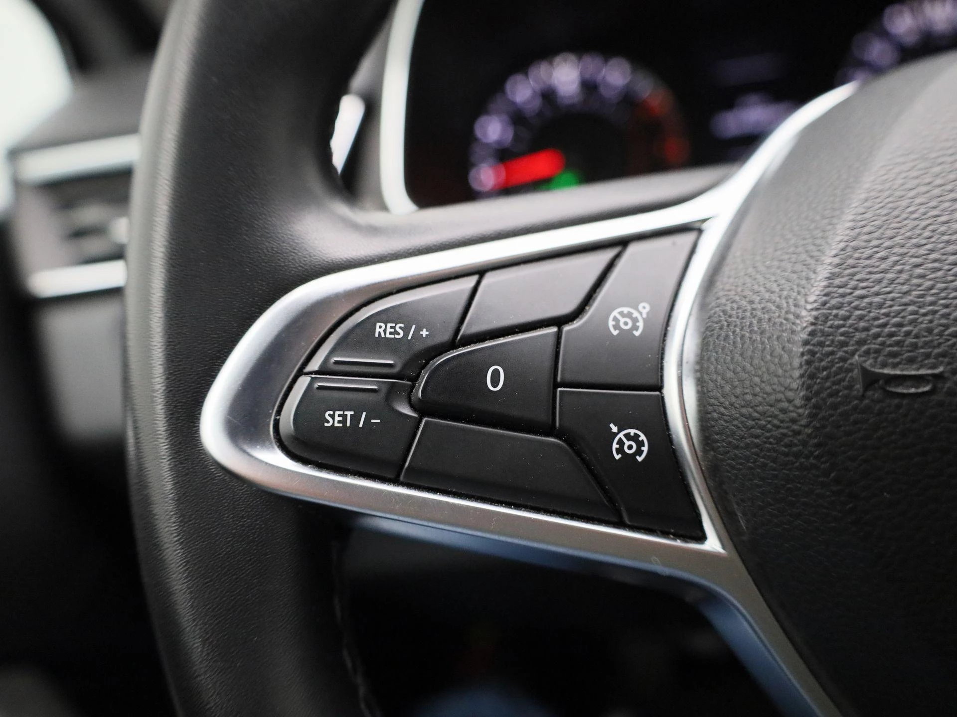 Renault-Clio-image-19