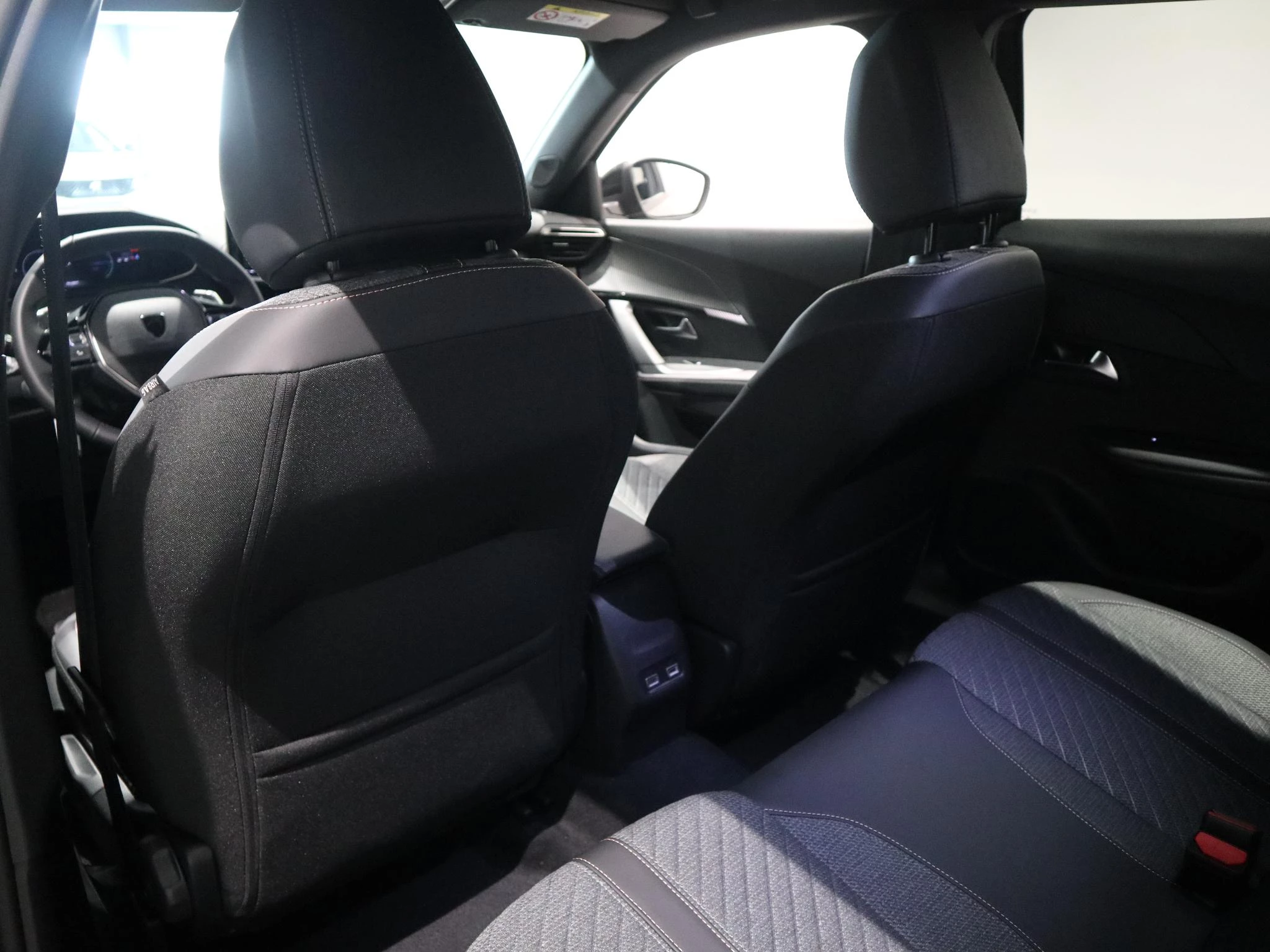 Peugeot-2008-image-10