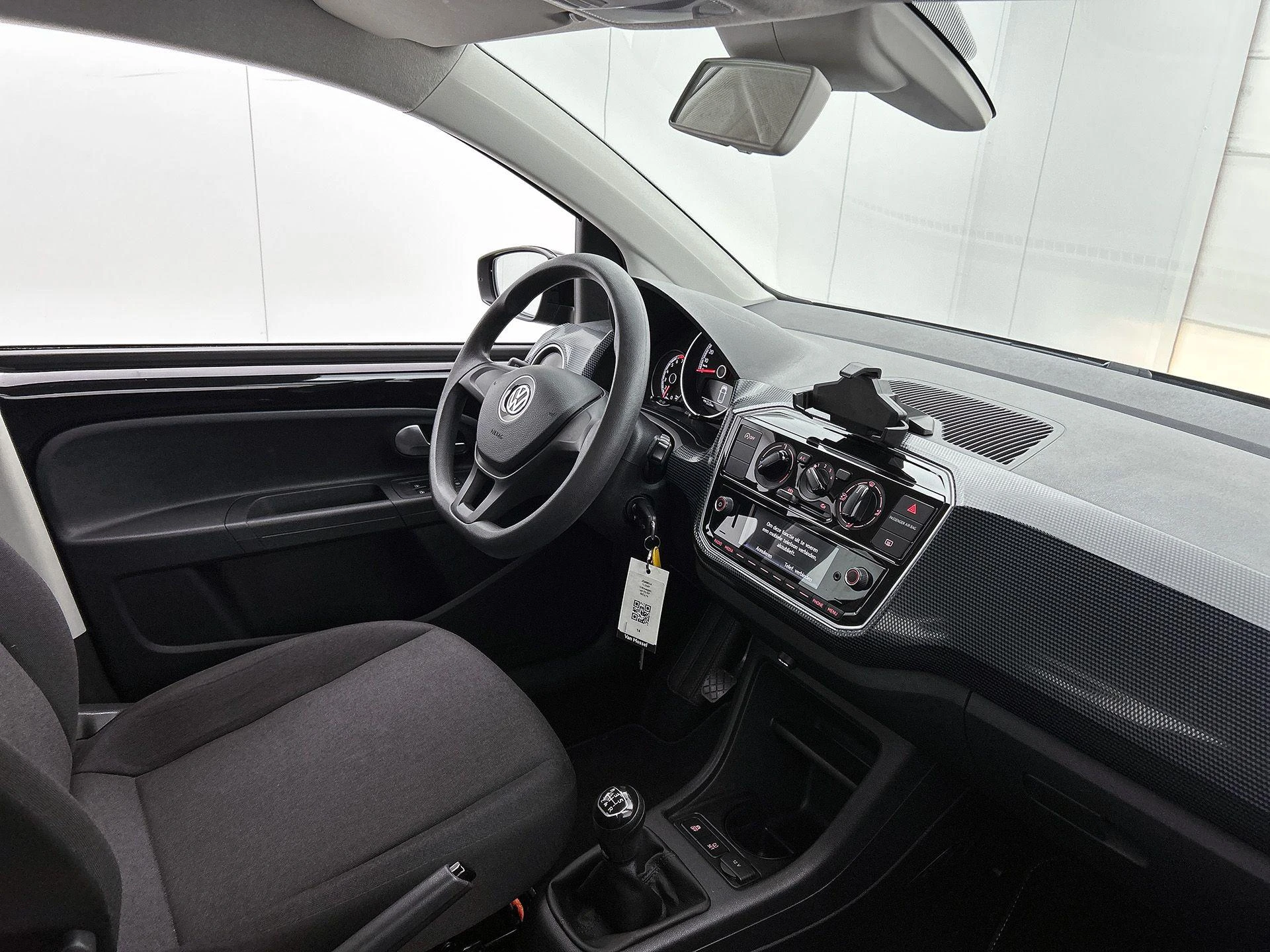 Volkswagen-up!-image-18