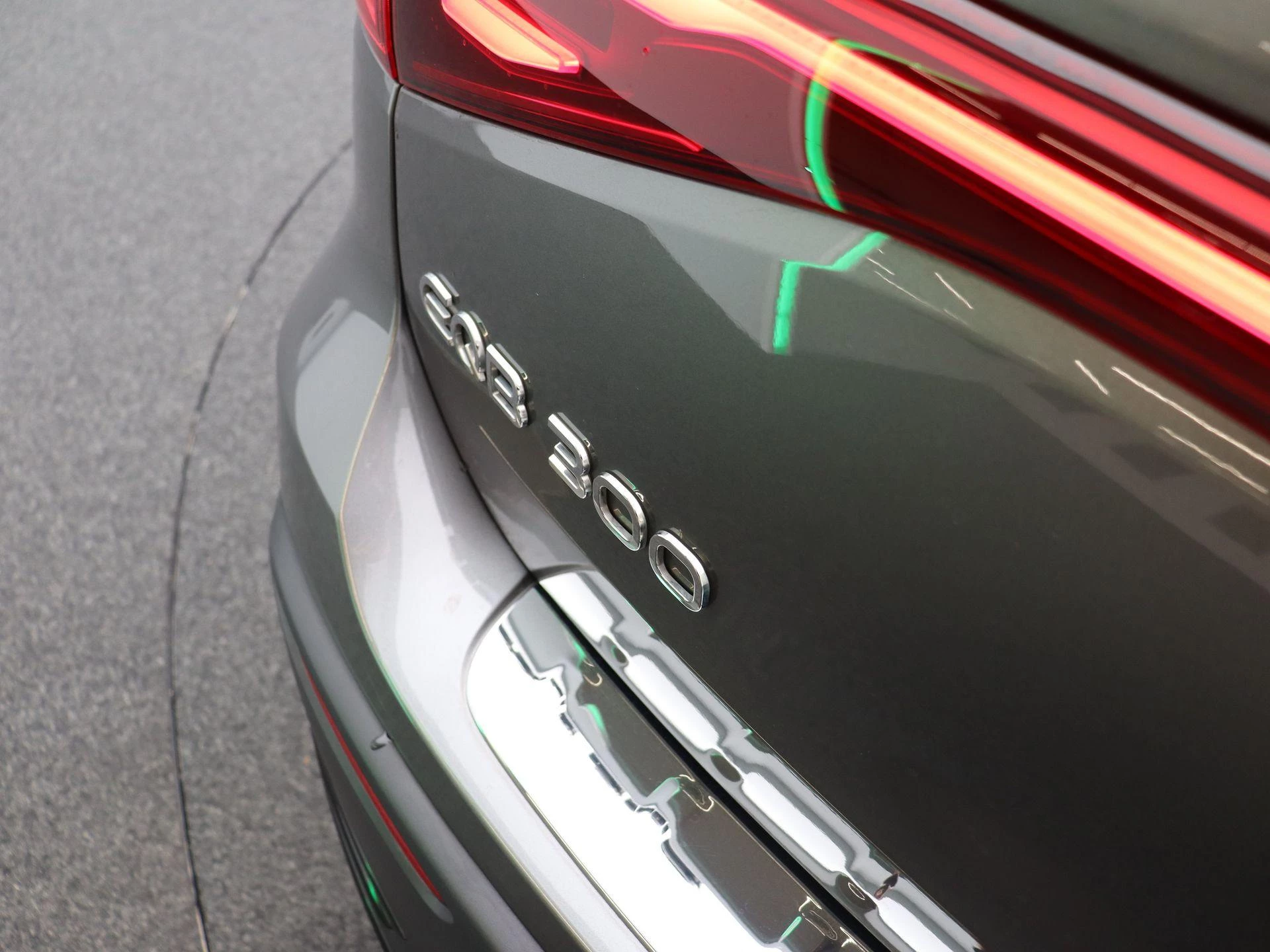 Mercedes-Benz-EQB-image-16