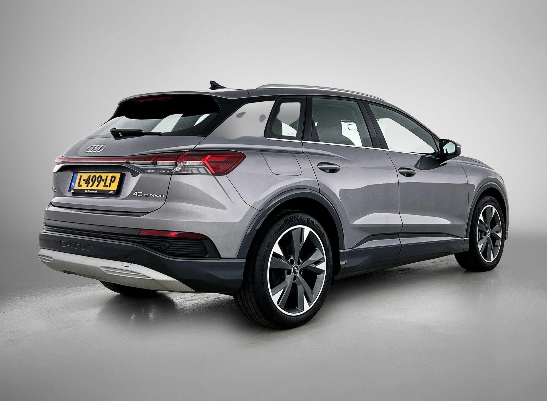 Audi-Q4 e-tron-image-3