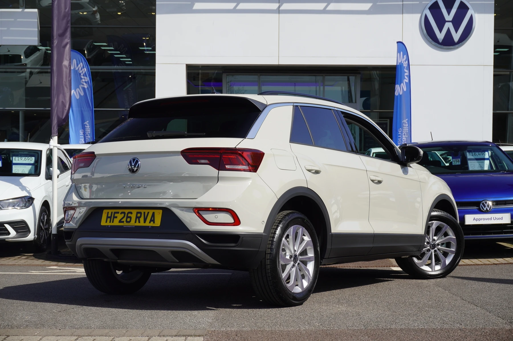 Volkswagen-T-Roc-image-14