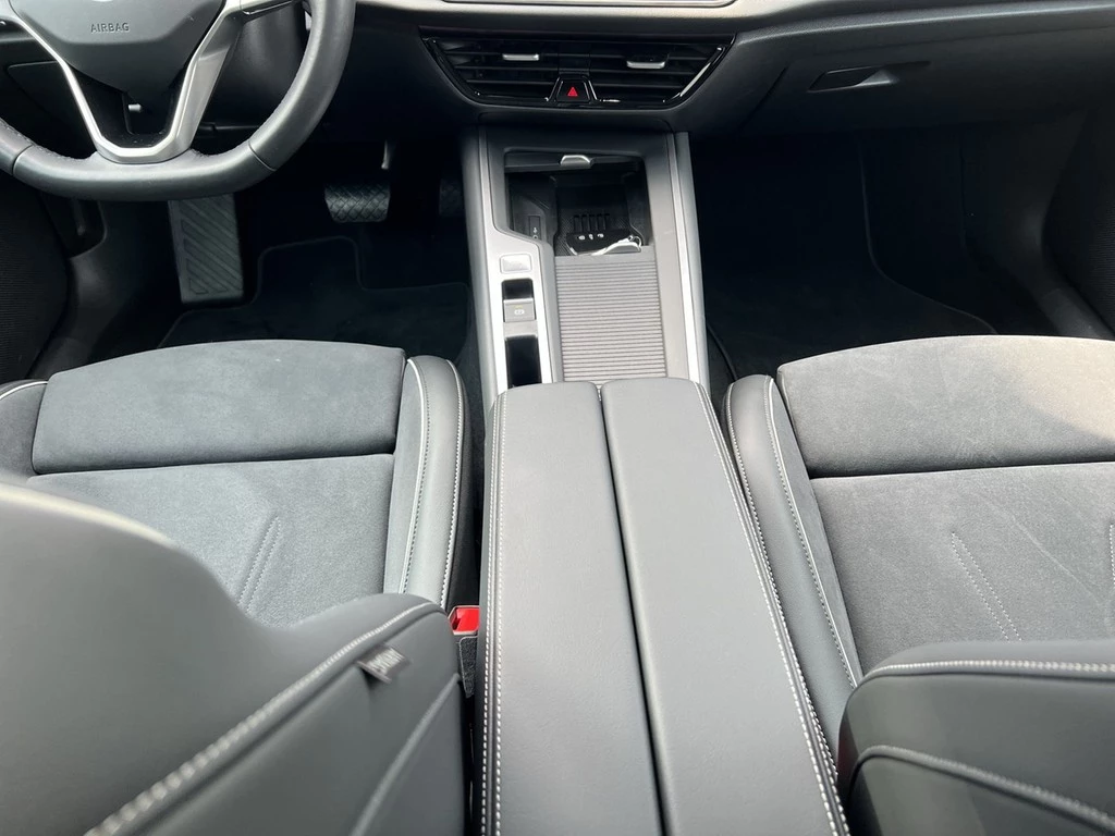 Volkswagen Passat Variant 1.5 eTSI DSG Business *HuD*