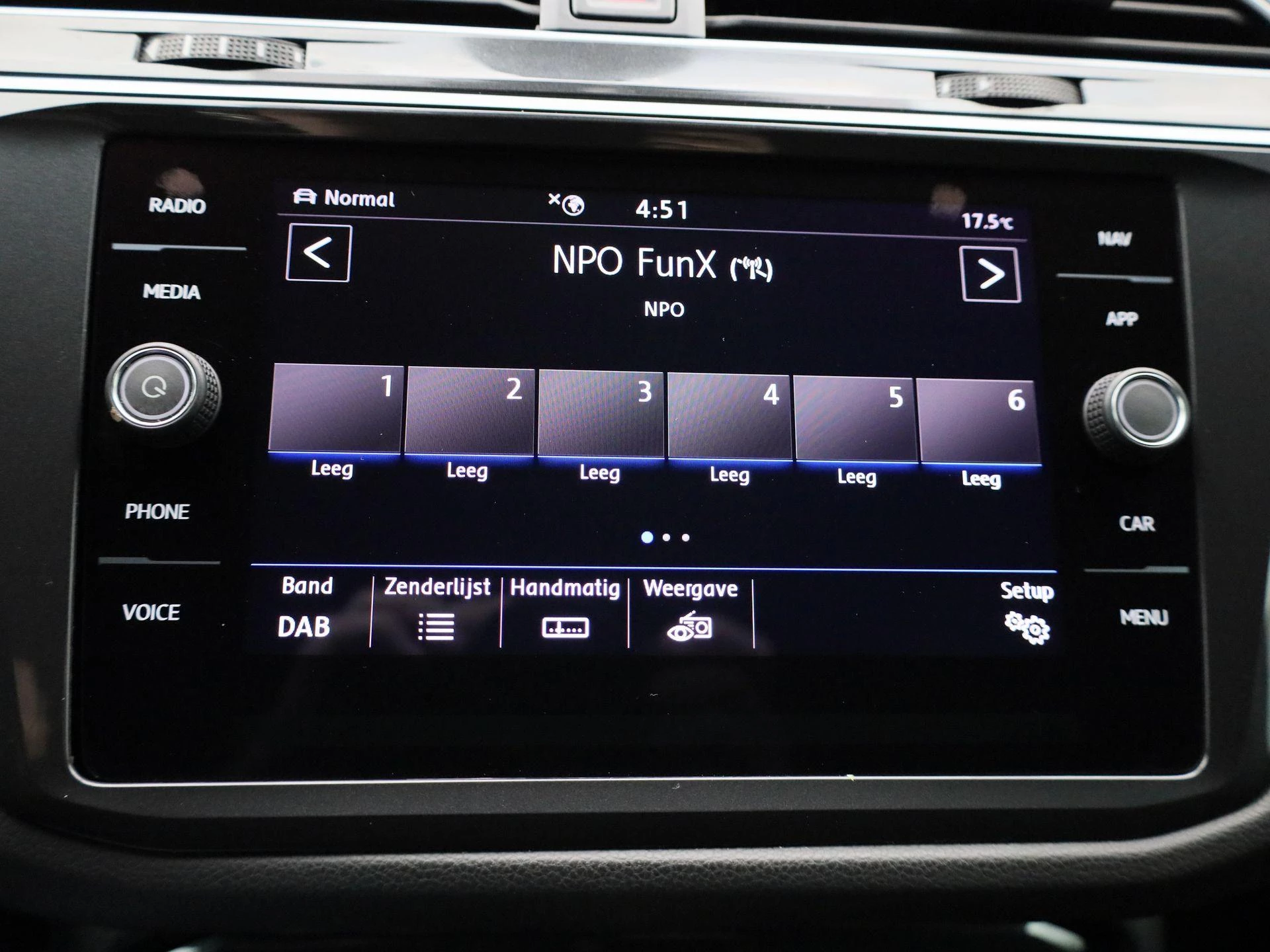 Volkswagen-Tiguan-image-17