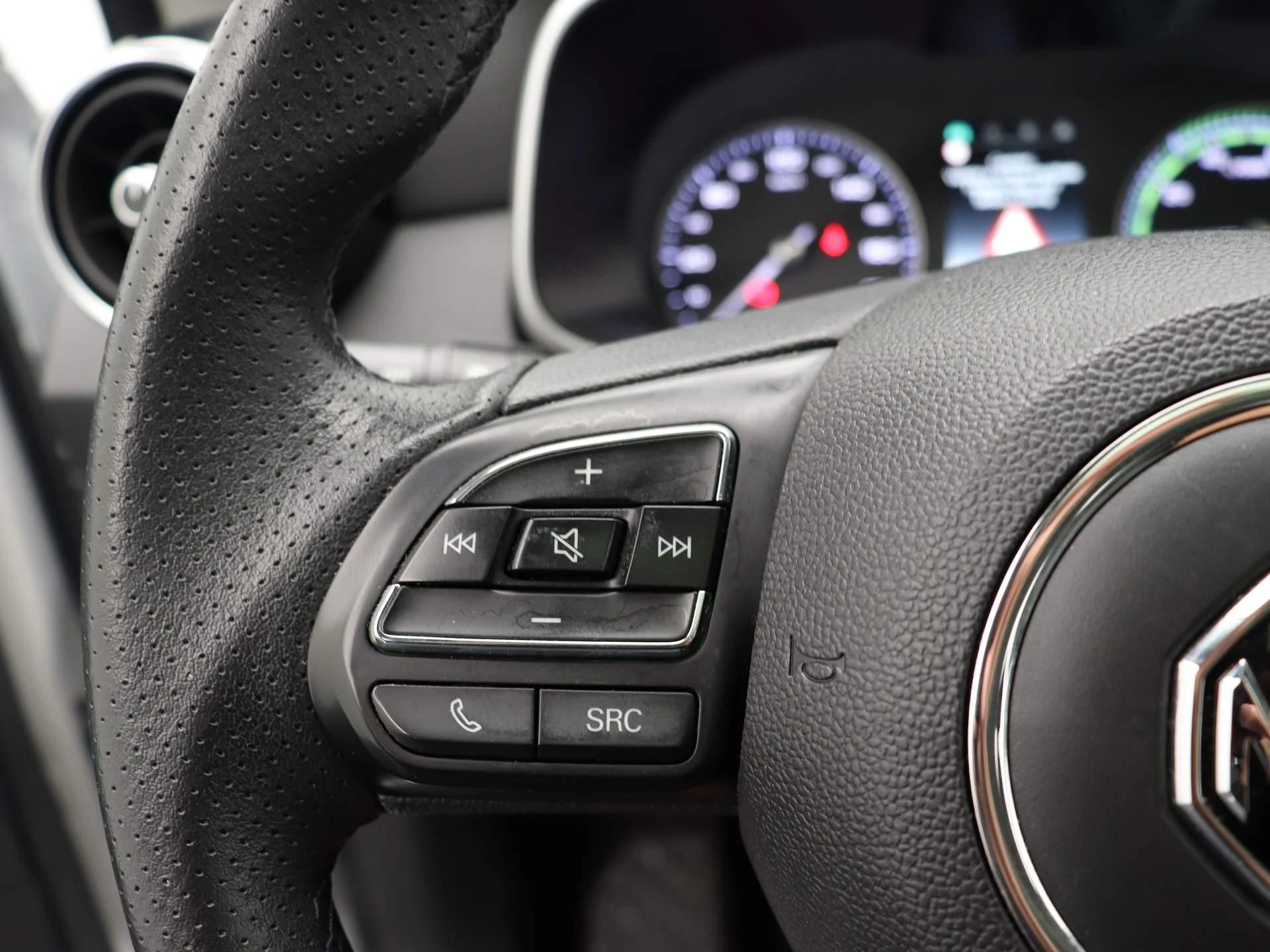 MG-ZS EV-image-17