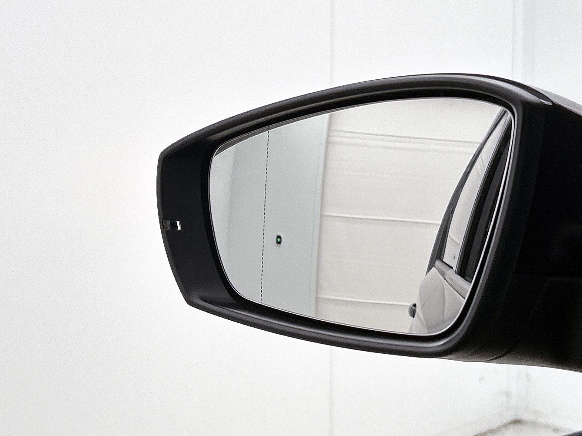 Volkswagen-e-up!-image-23