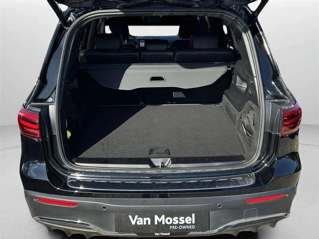 Mercedes-Benz-EQB-image-19