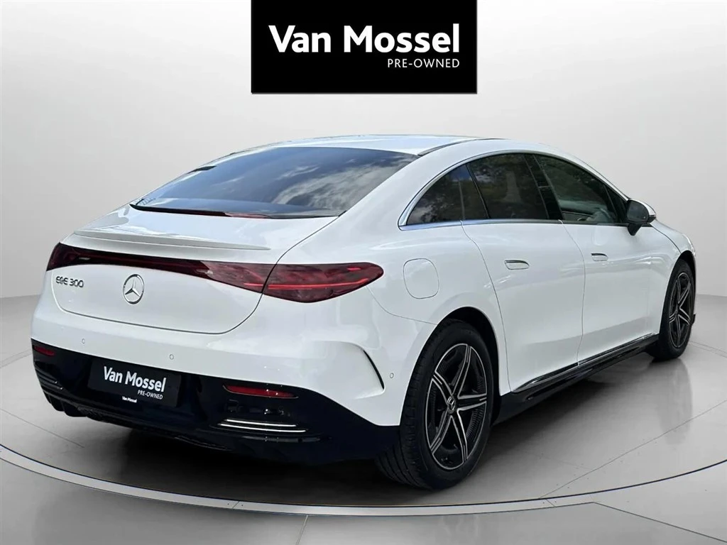 Mercedes-Benz-EQE-image-4