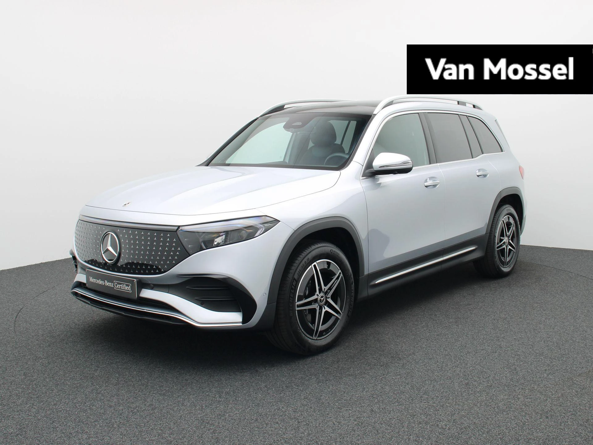 Mercedes-Benz-EQB-image-0