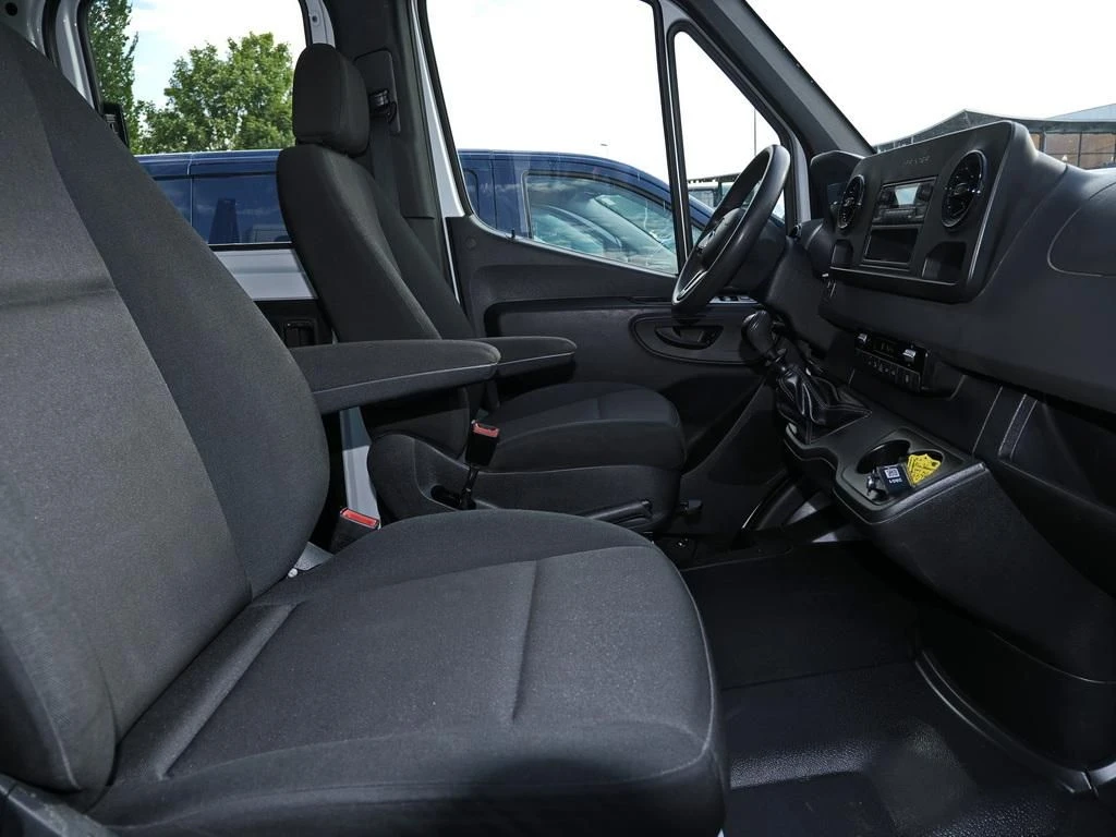 Mercedes-Benz-Sprinter 317-image-12