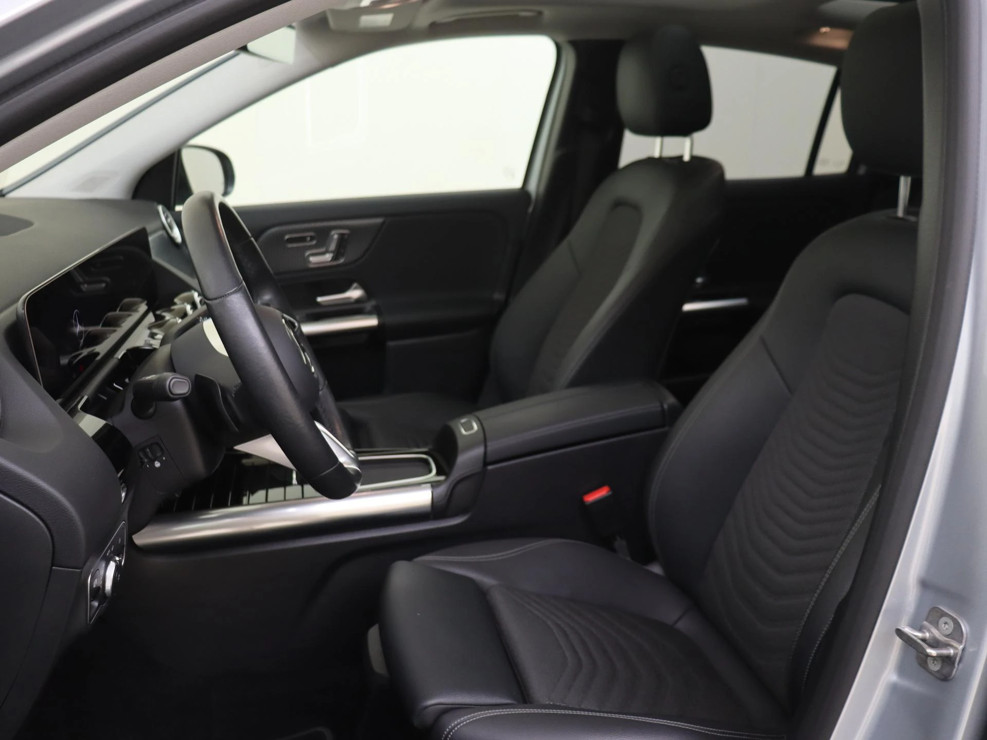 Mercedes-Benz-GLA-image-14