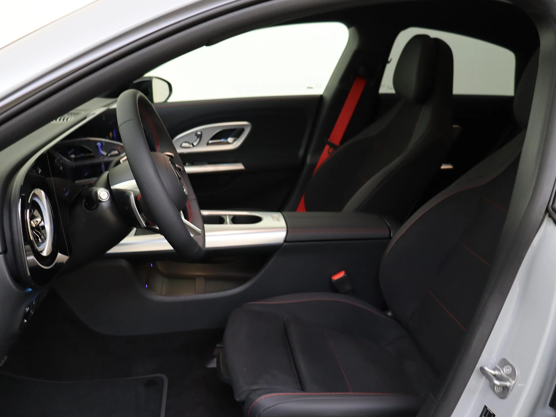 Mercedes-Benz-CLA-image-14