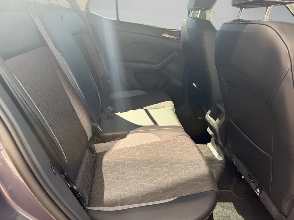 Volkswagen-T-Cross-image-10