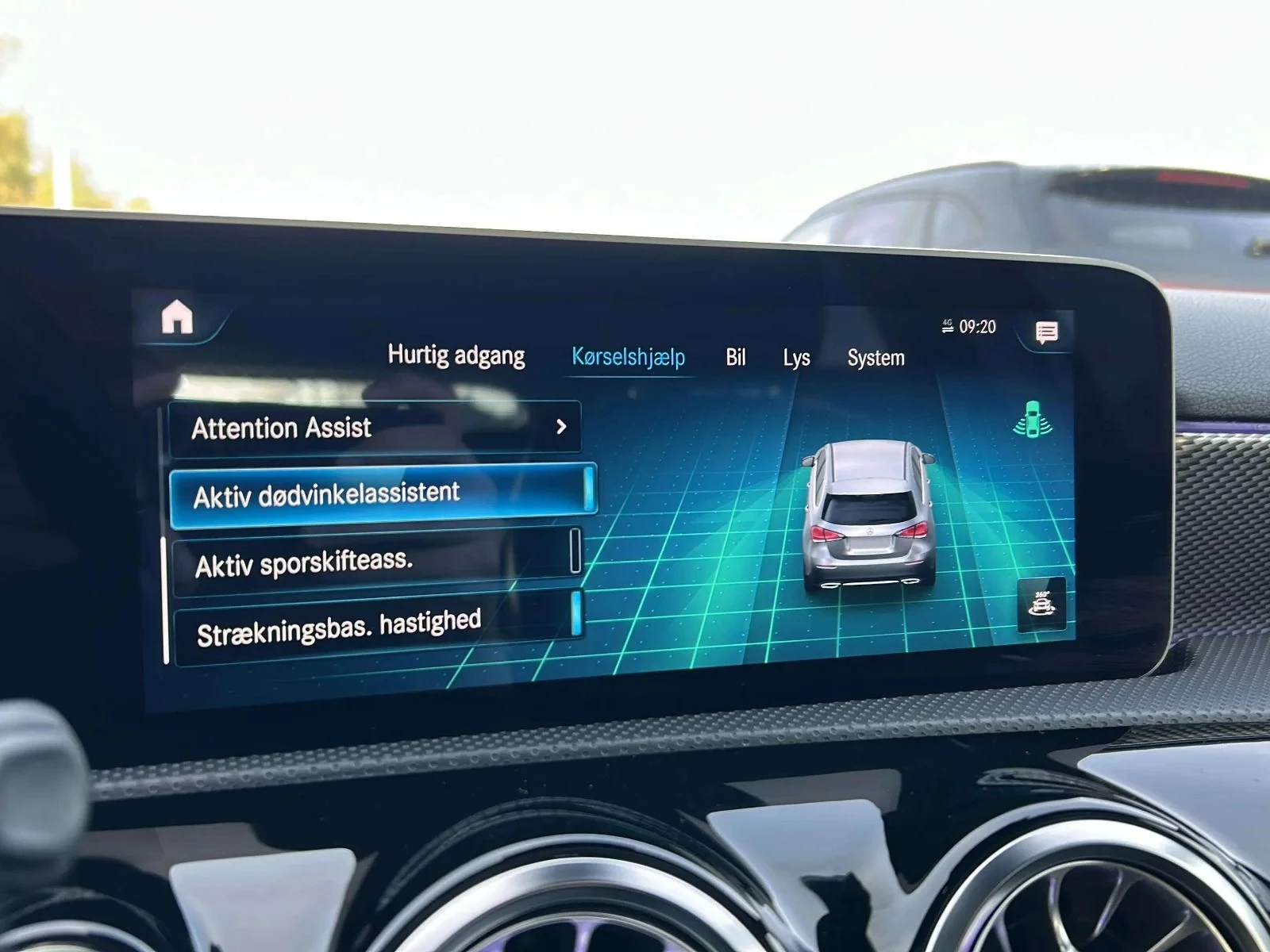 Mercedes-Benz-A-Klasse-image-13