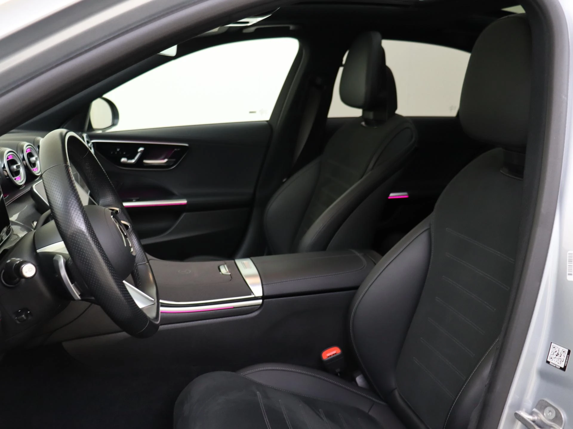 Mercedes-Benz-C-Klasse-image-14