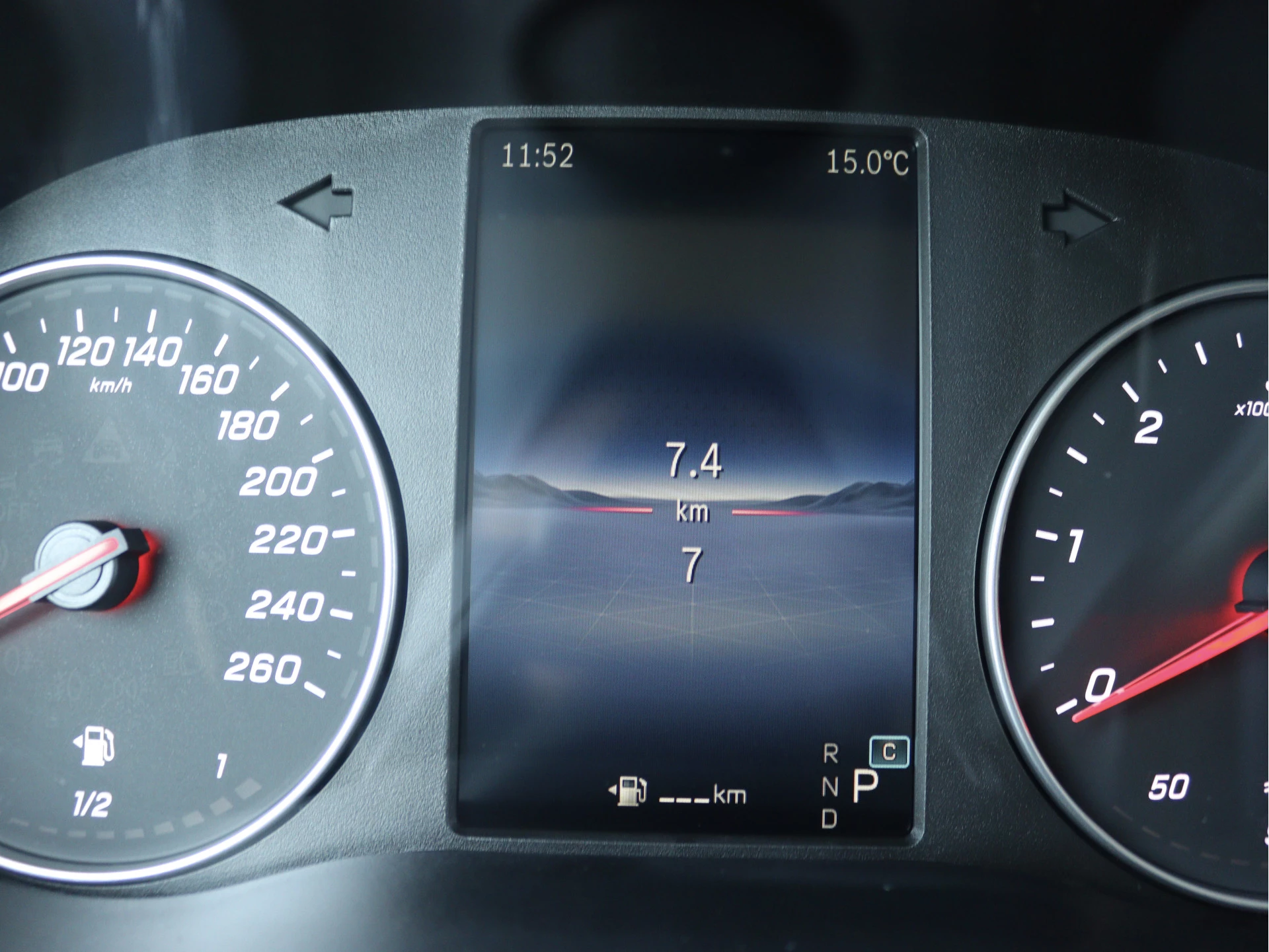 Mercedes-Benz-Vito-image-4