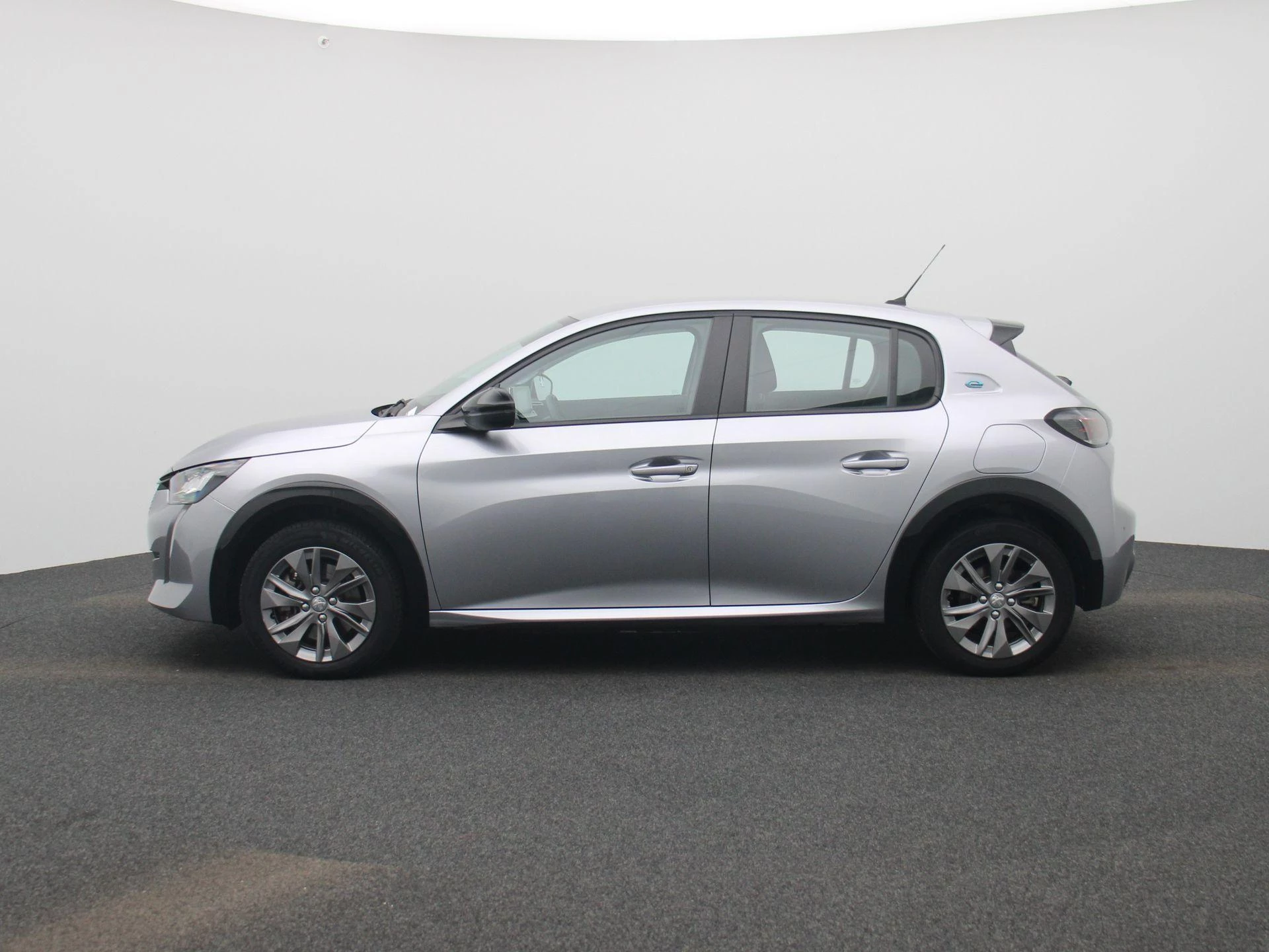 Peugeot-e-208-image-3