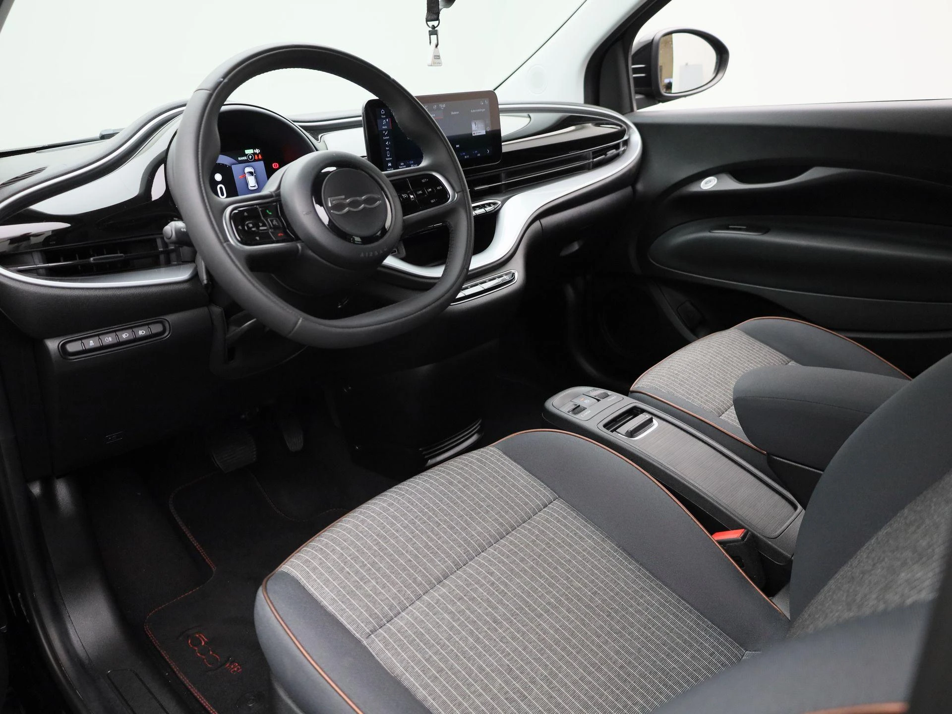 Fiat-500C-image-12