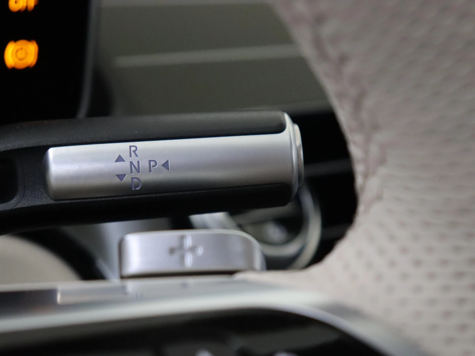 Mercedes-Benz-S-Klasse-image-15