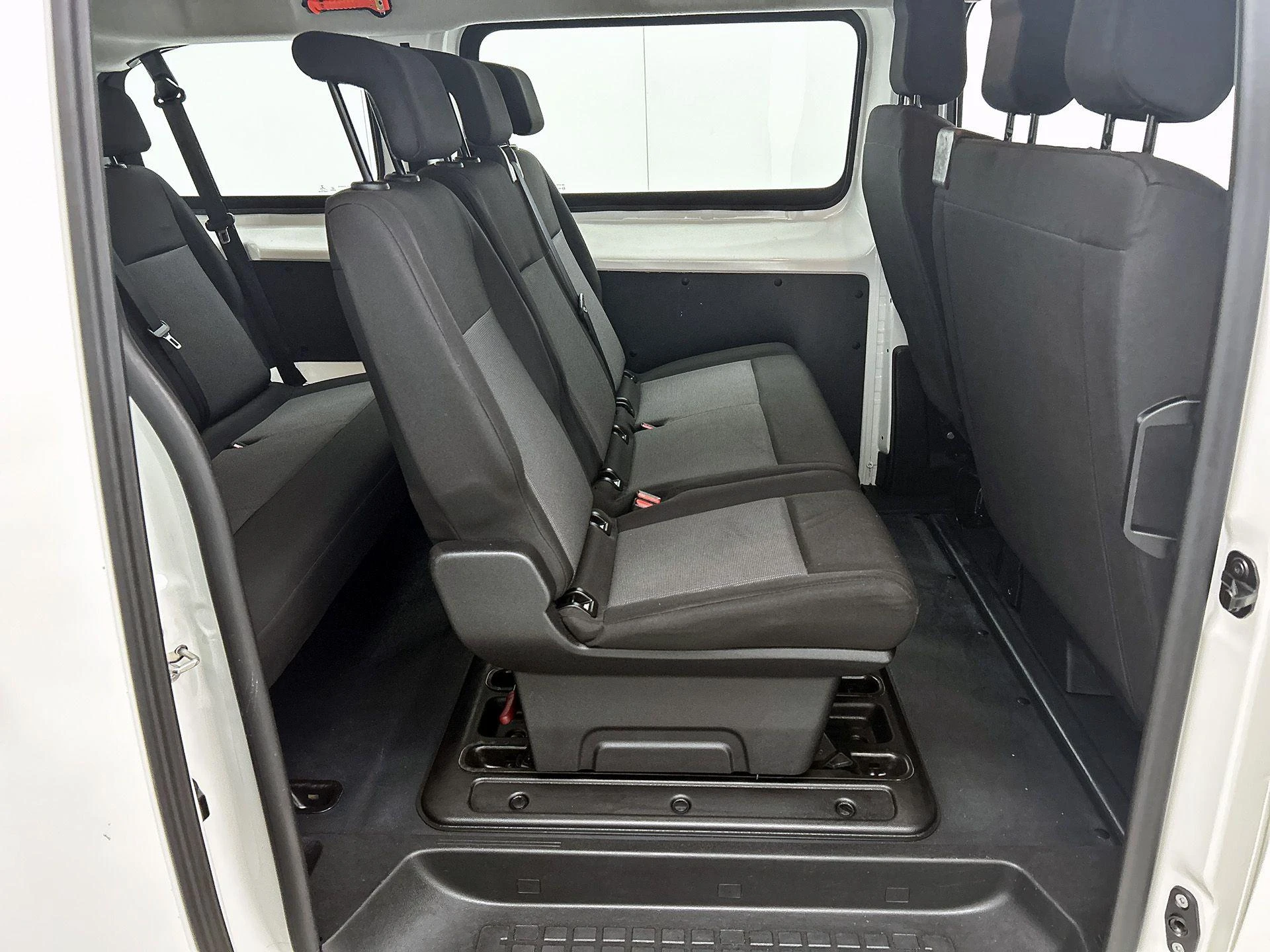 Opel-Vivaro-e-image-25