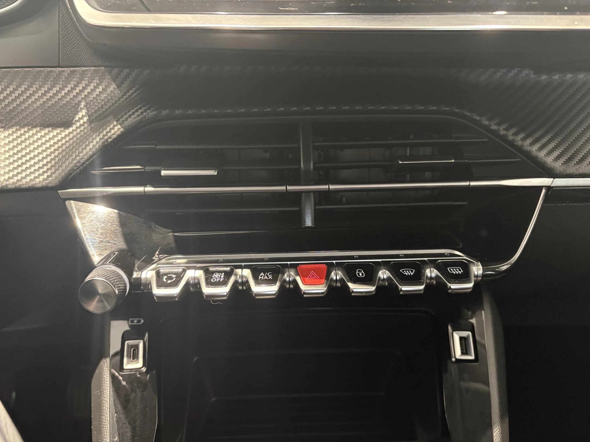 Peugeot-208-image-10