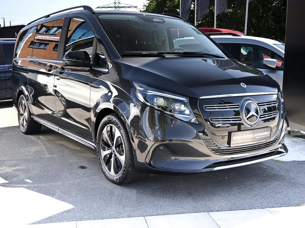 Mercedes-Benz-EQV 300-image-4