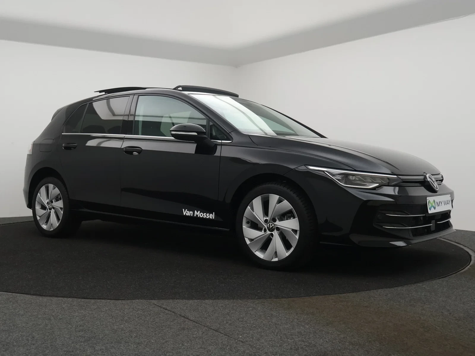 Volkswagen-Golf-image-20