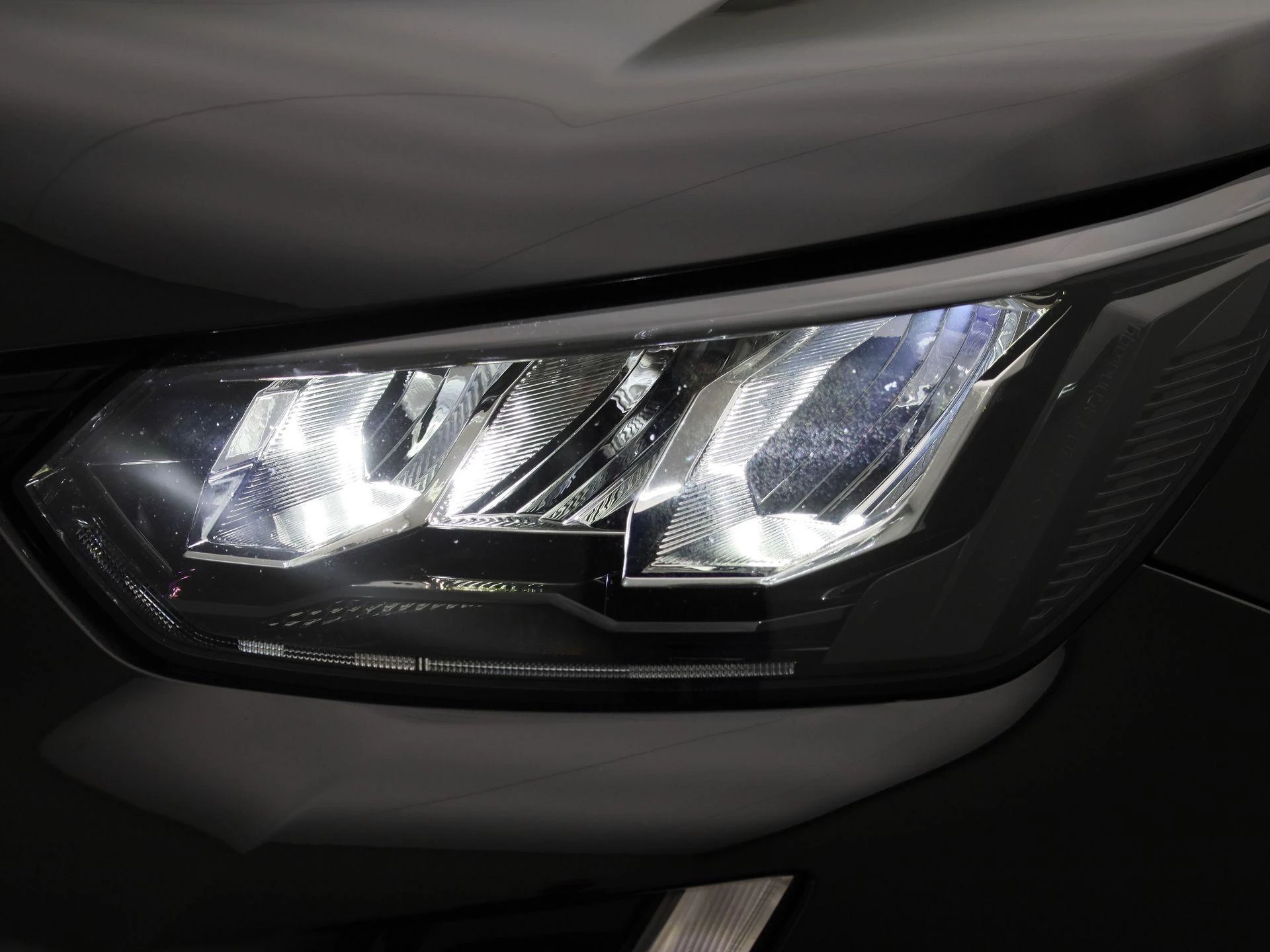 Peugeot e-2008 EV Active Pack 50 kWh